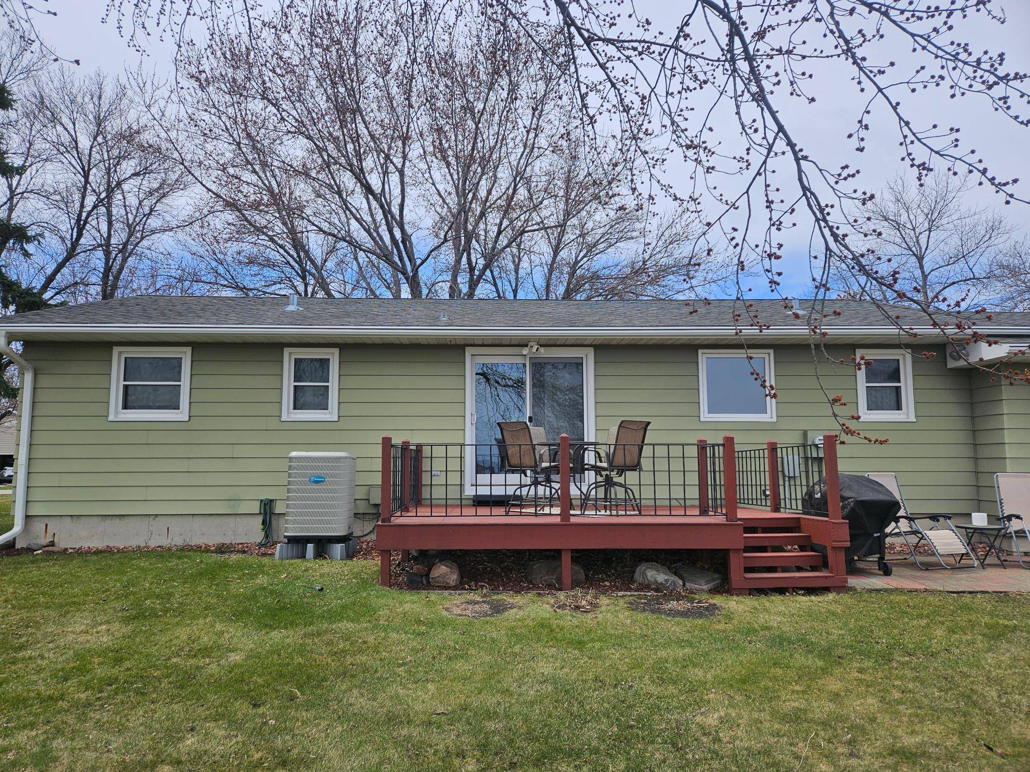 306 Enterprise DR, Mooreton, ND 58061