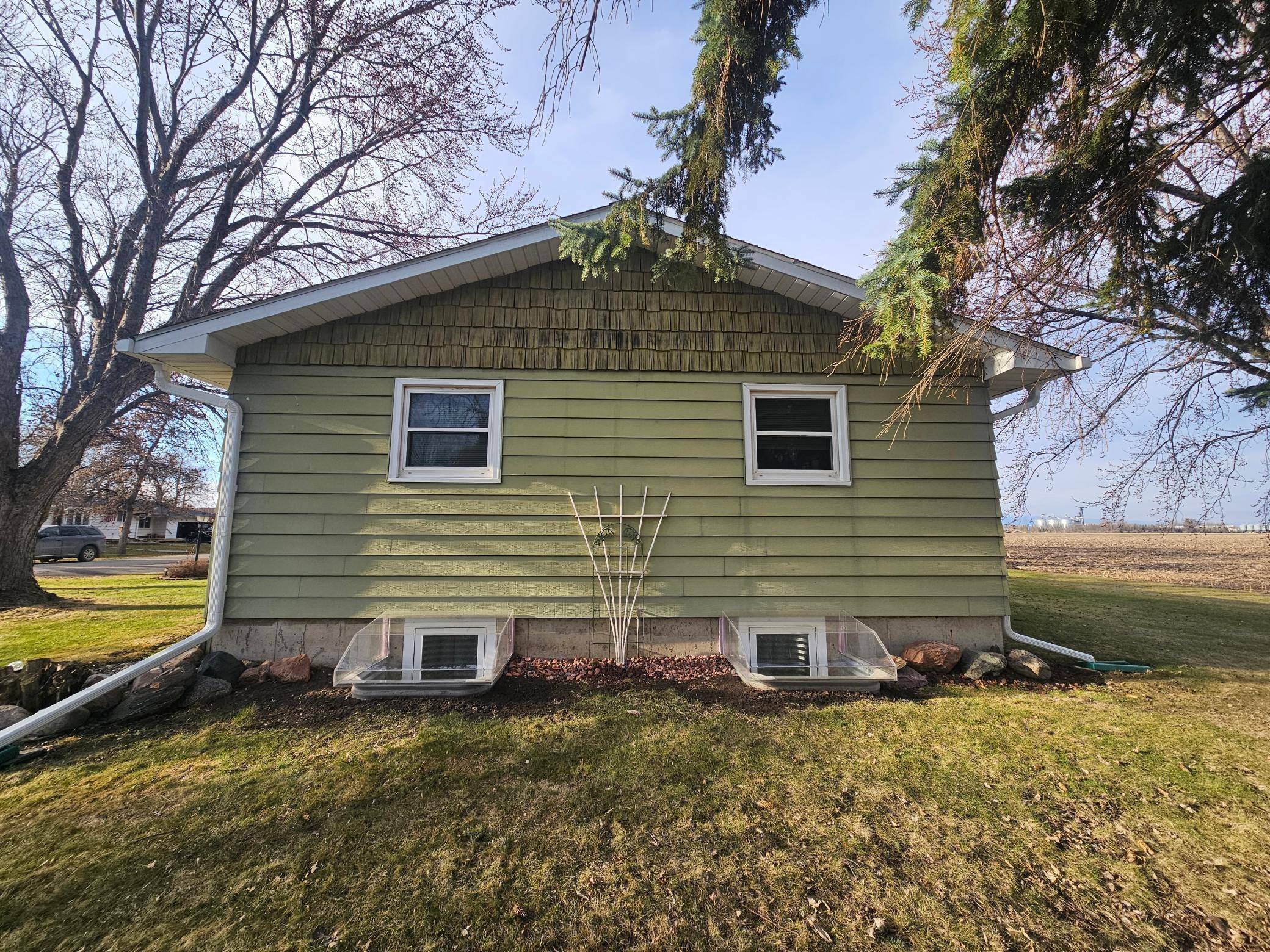 306 Enterprise DR, Mooreton, ND 58061