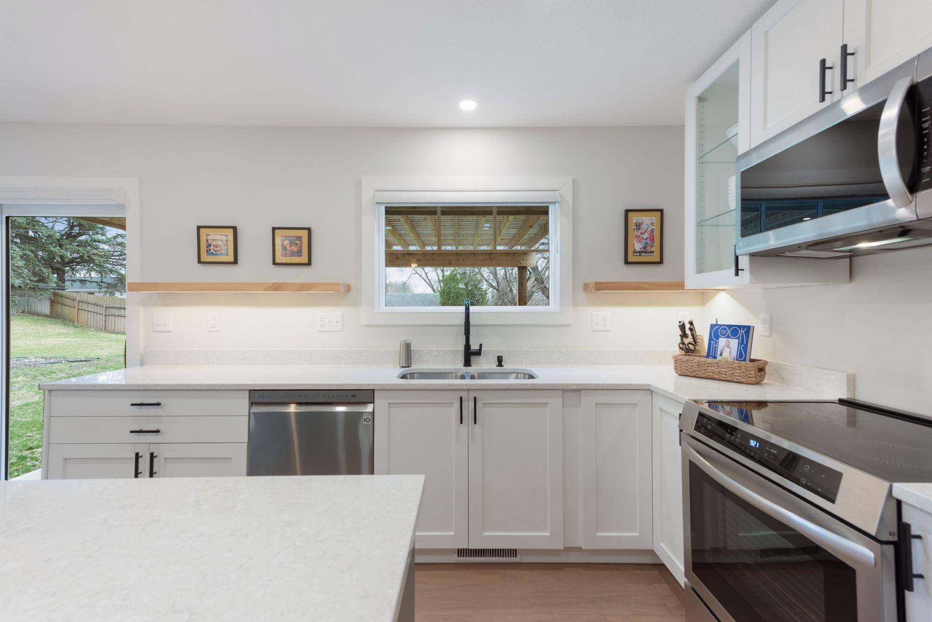 4921 Trillium LN, Edina, MN 55435