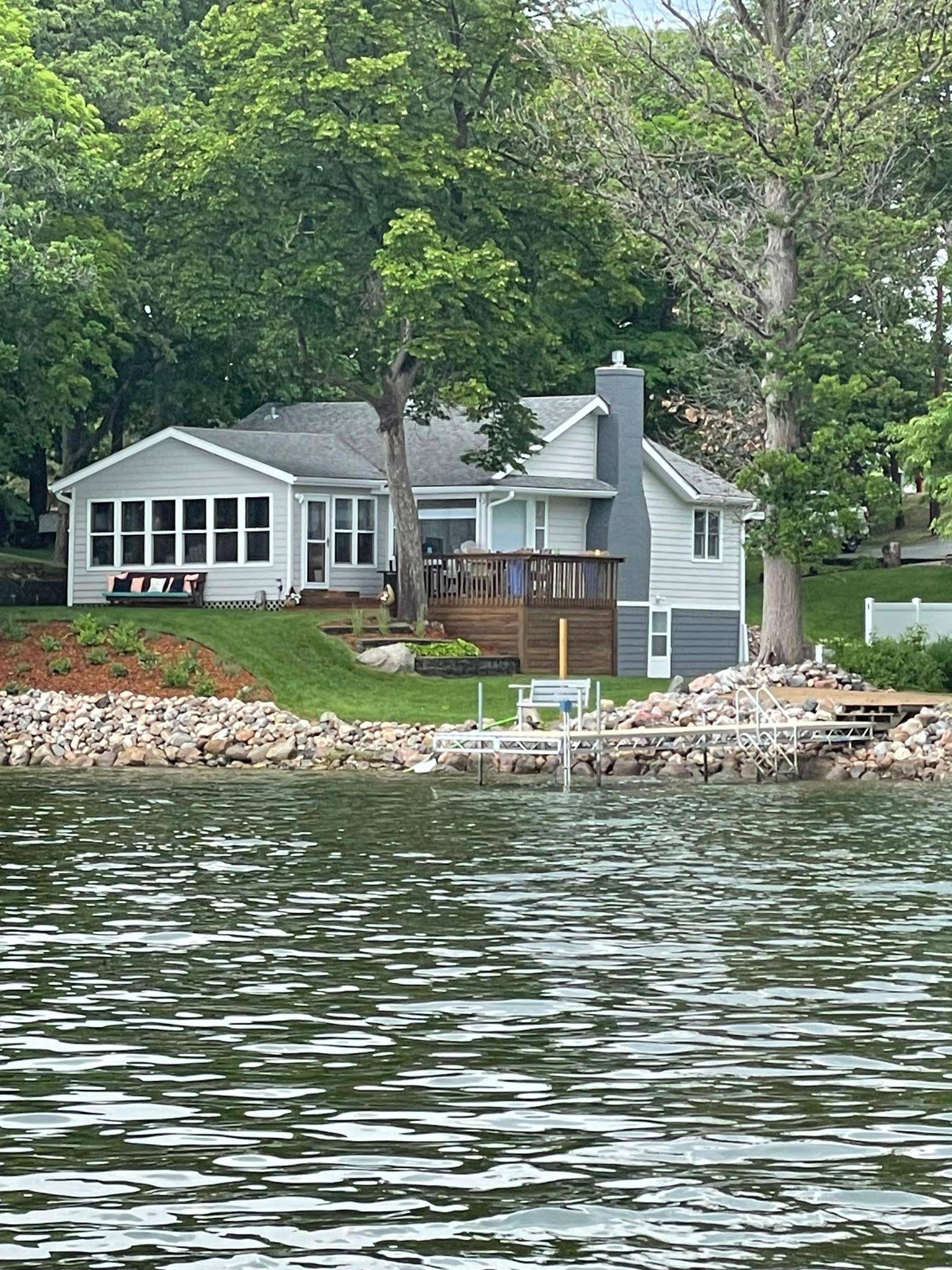 1324 E Shore DR, Detroit Lakes, MN 56501