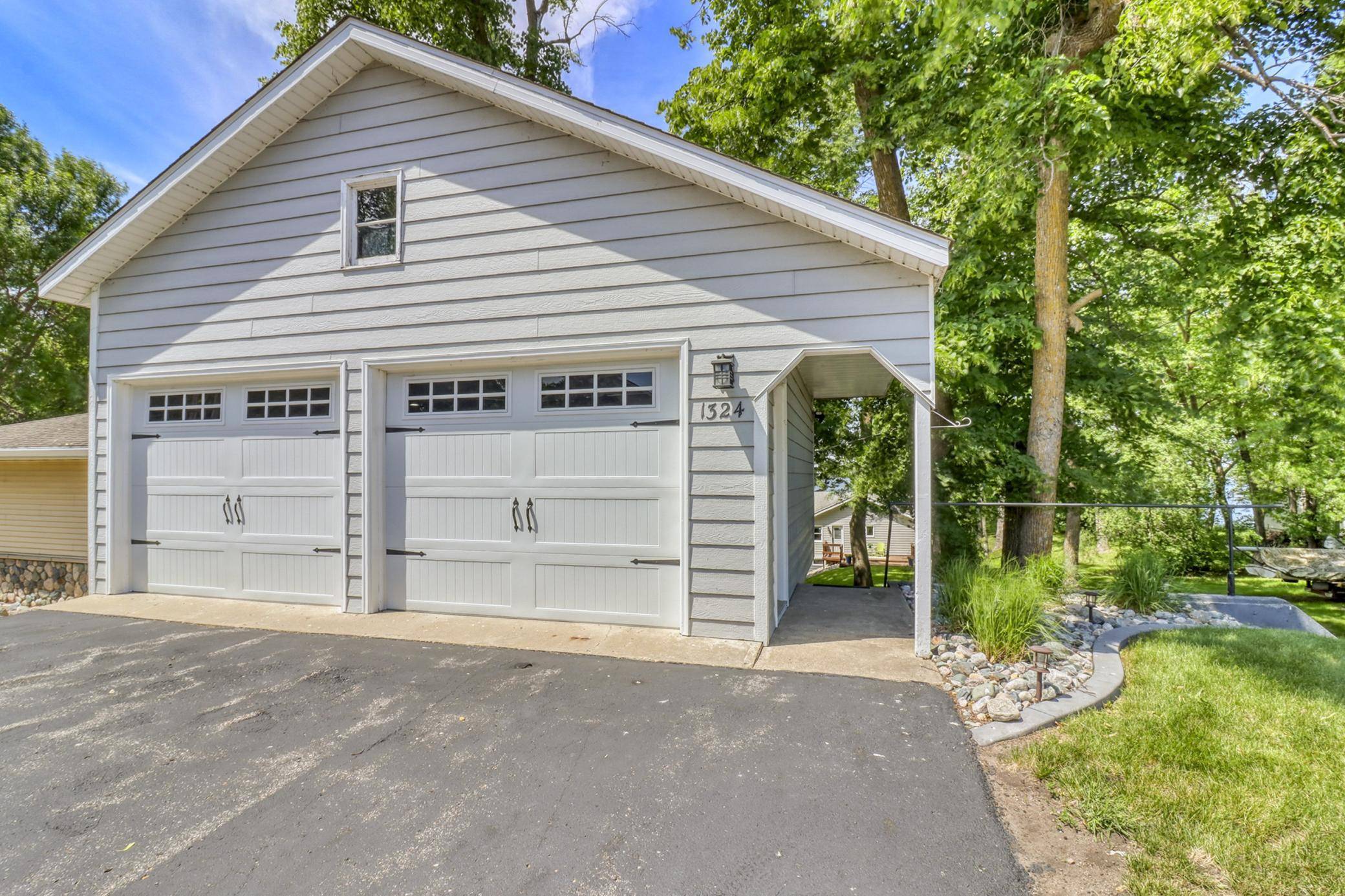 1324 E Shore DR, Detroit Lakes, MN 56501