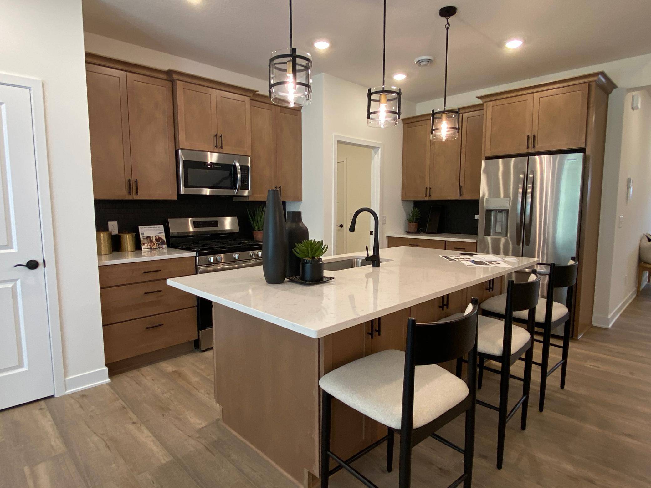 13784 Hollybrook CIR, Apple Valley, MN 55124