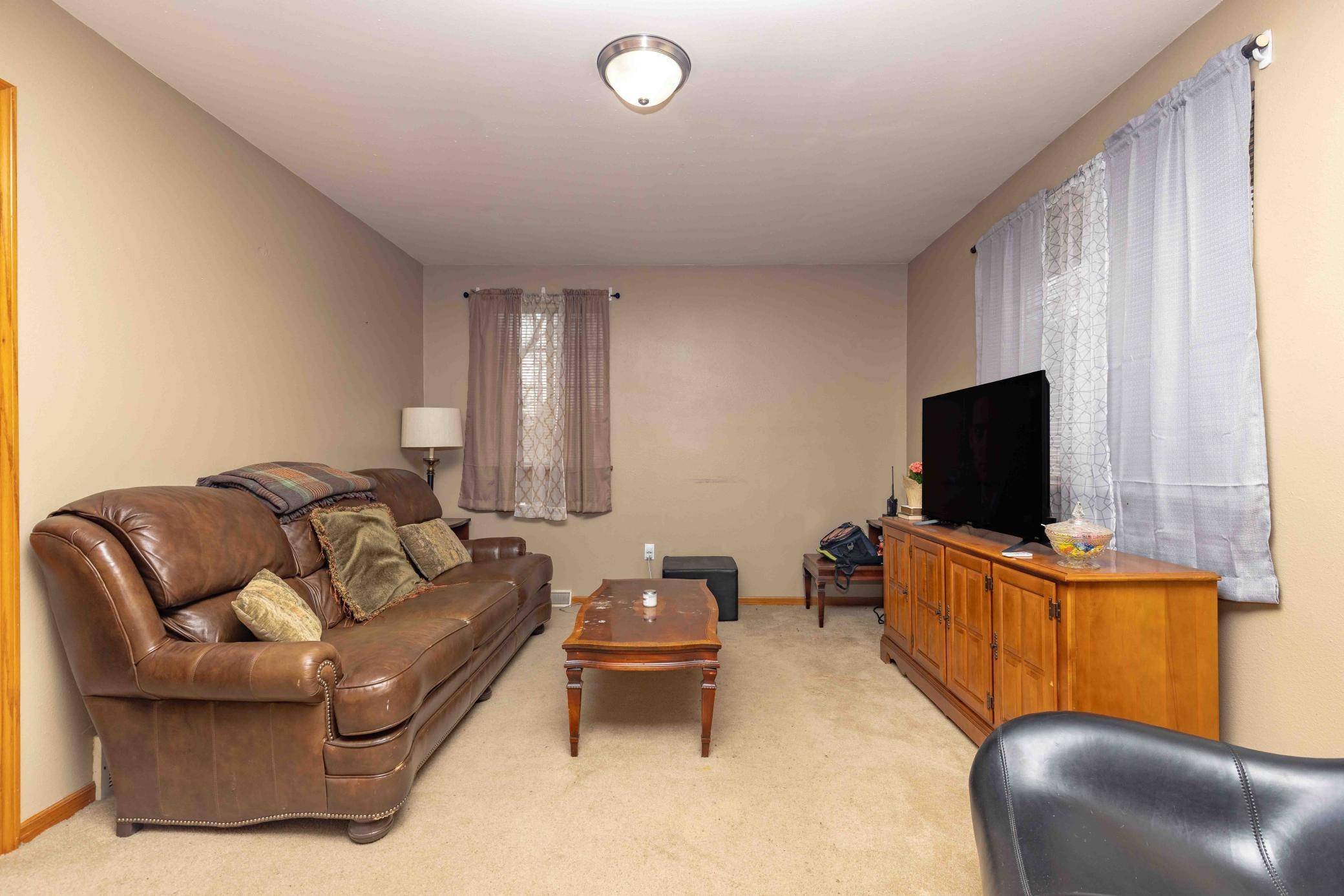 525 Bluff ST, Enderlin, ND 58027