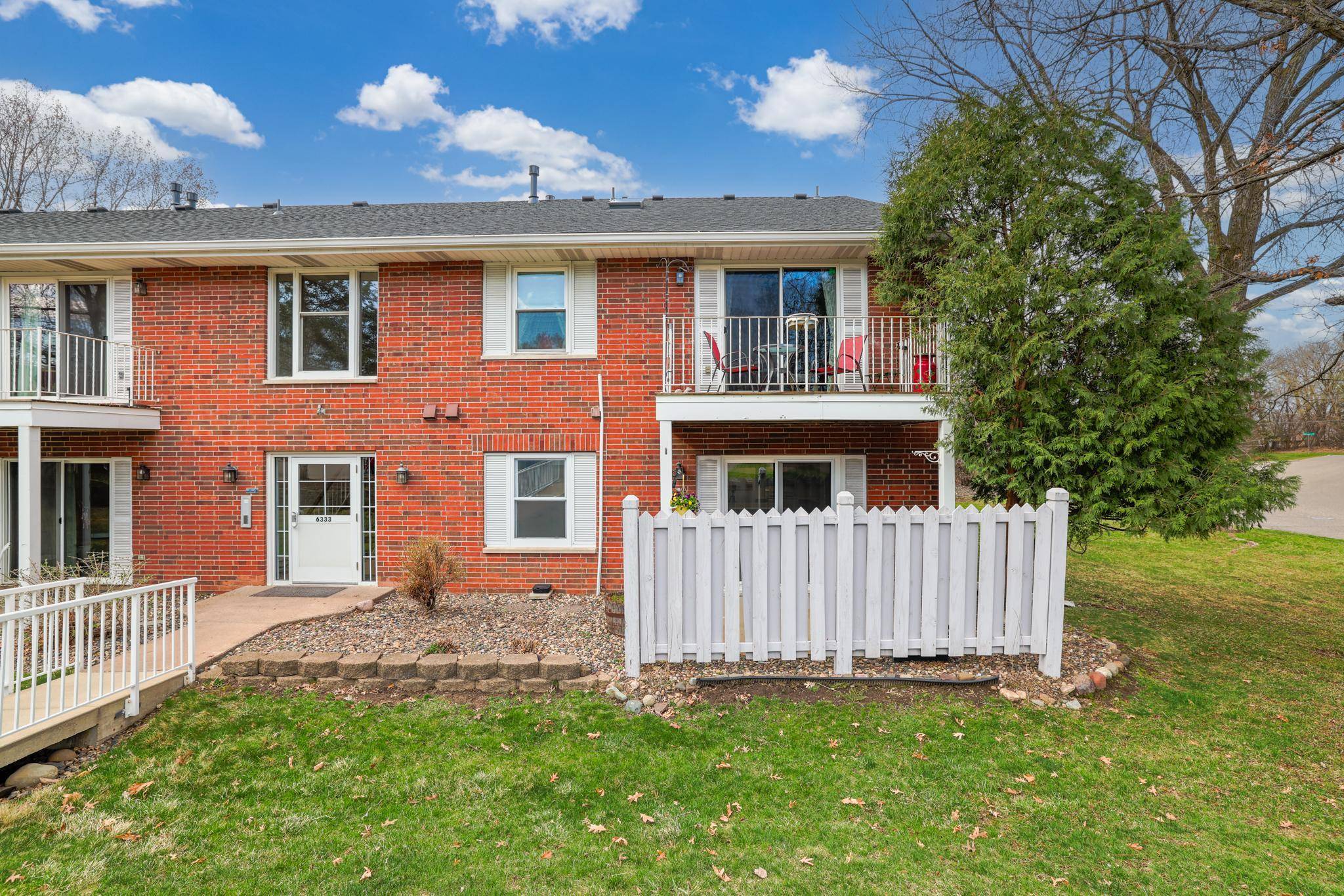 6333 Alderwood CIR #B, Woodbury, MN 55125