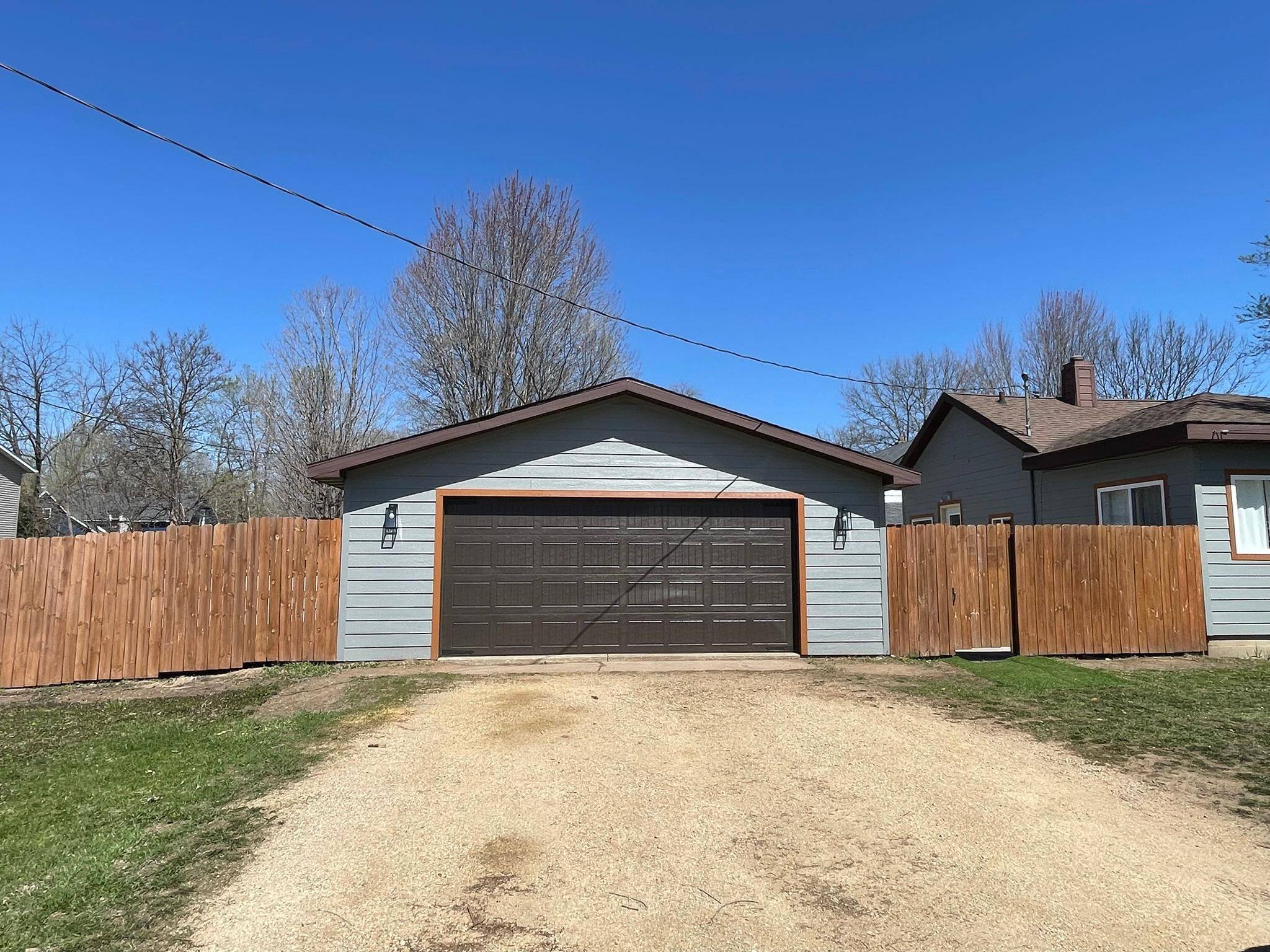1819 9th ST E, Menomonie, WI 54751