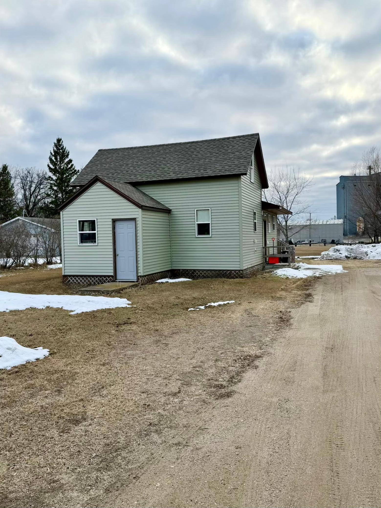 305 Harding ST S, Karlstad, MN 56732