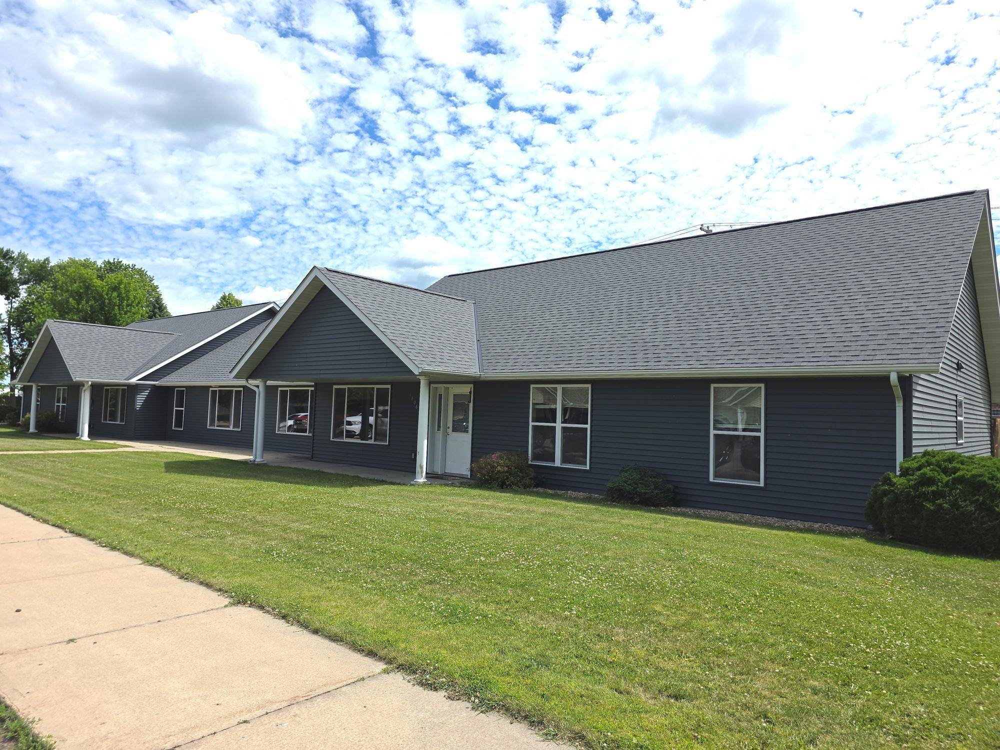 1806 E Lincoln AVE, Montevideo, MN 56265