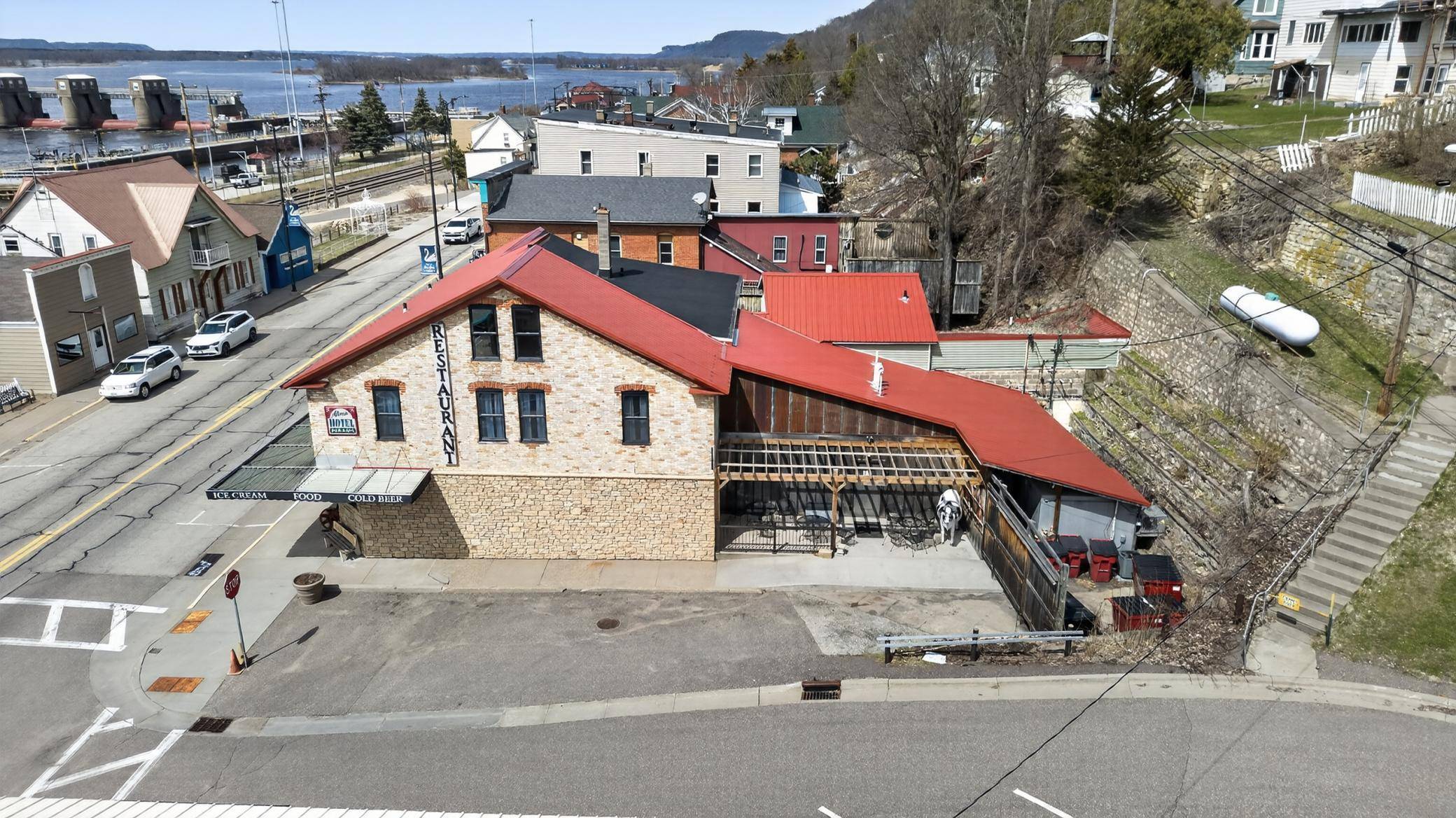 201 N Main ST, Alma, WI 54610