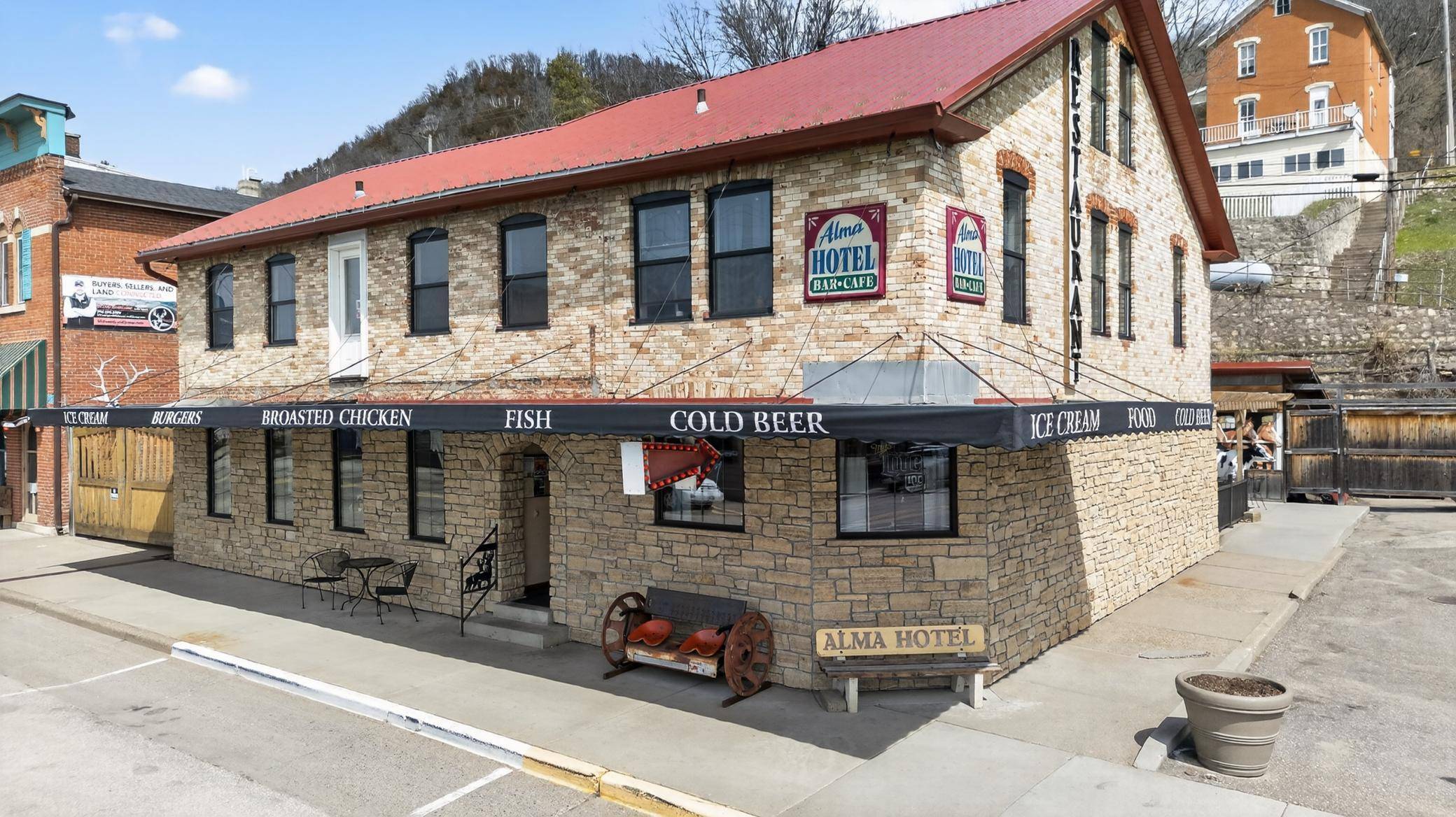 201 N Main ST, Alma, WI 54610