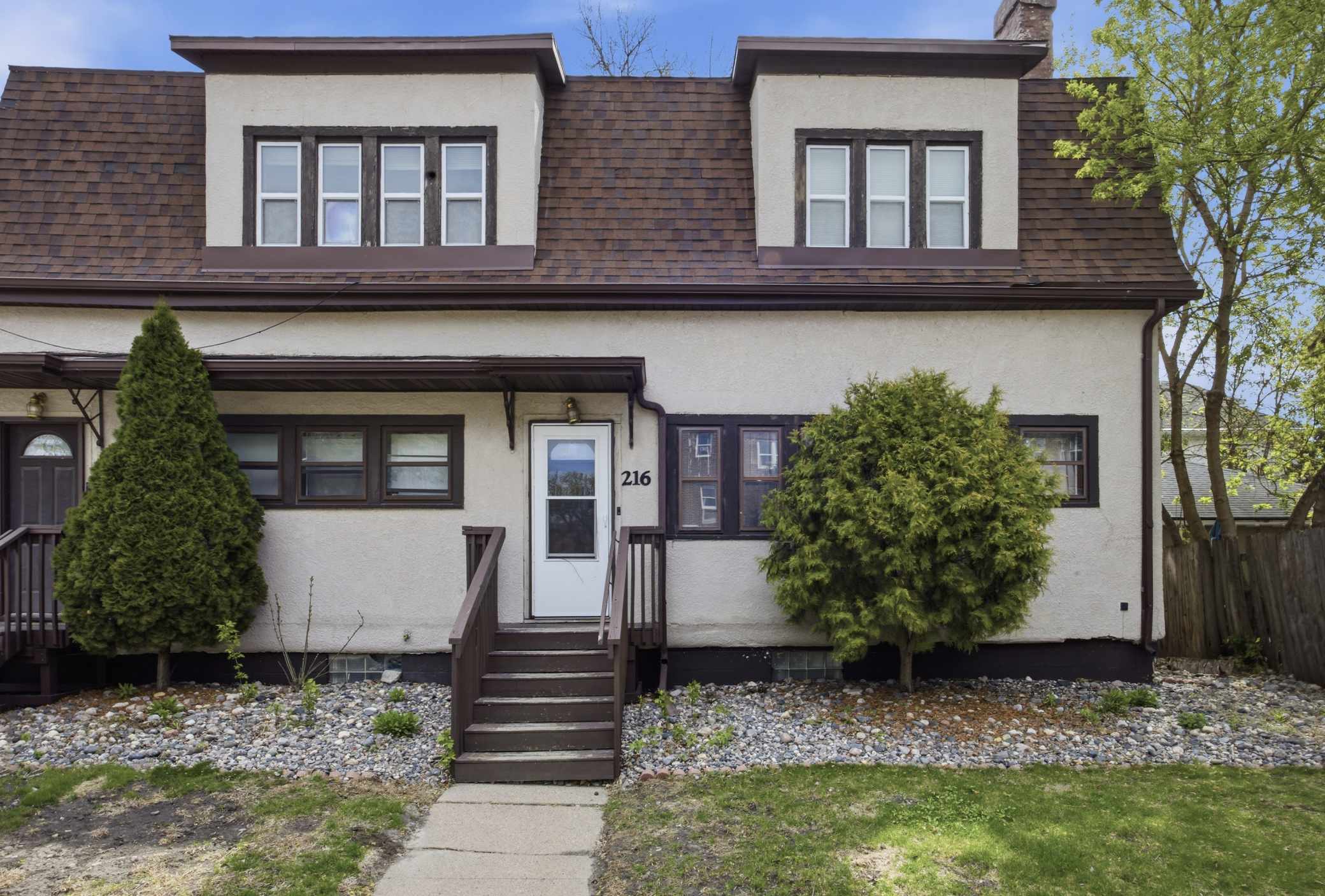 214-216 12th ST S, Fargo, ND 58103