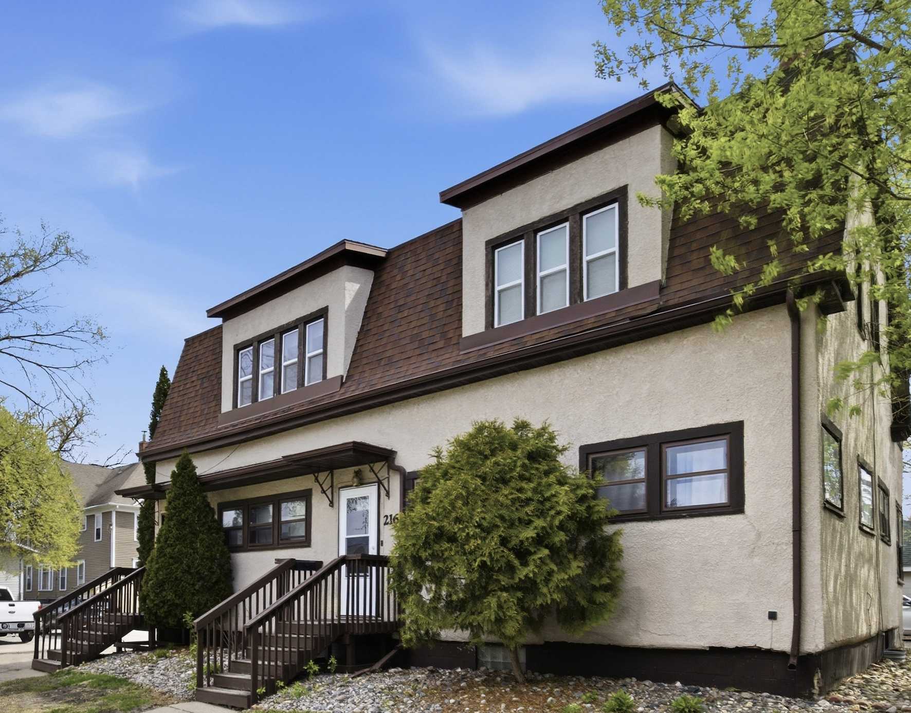 214-216 12th ST S, Fargo, ND 58103