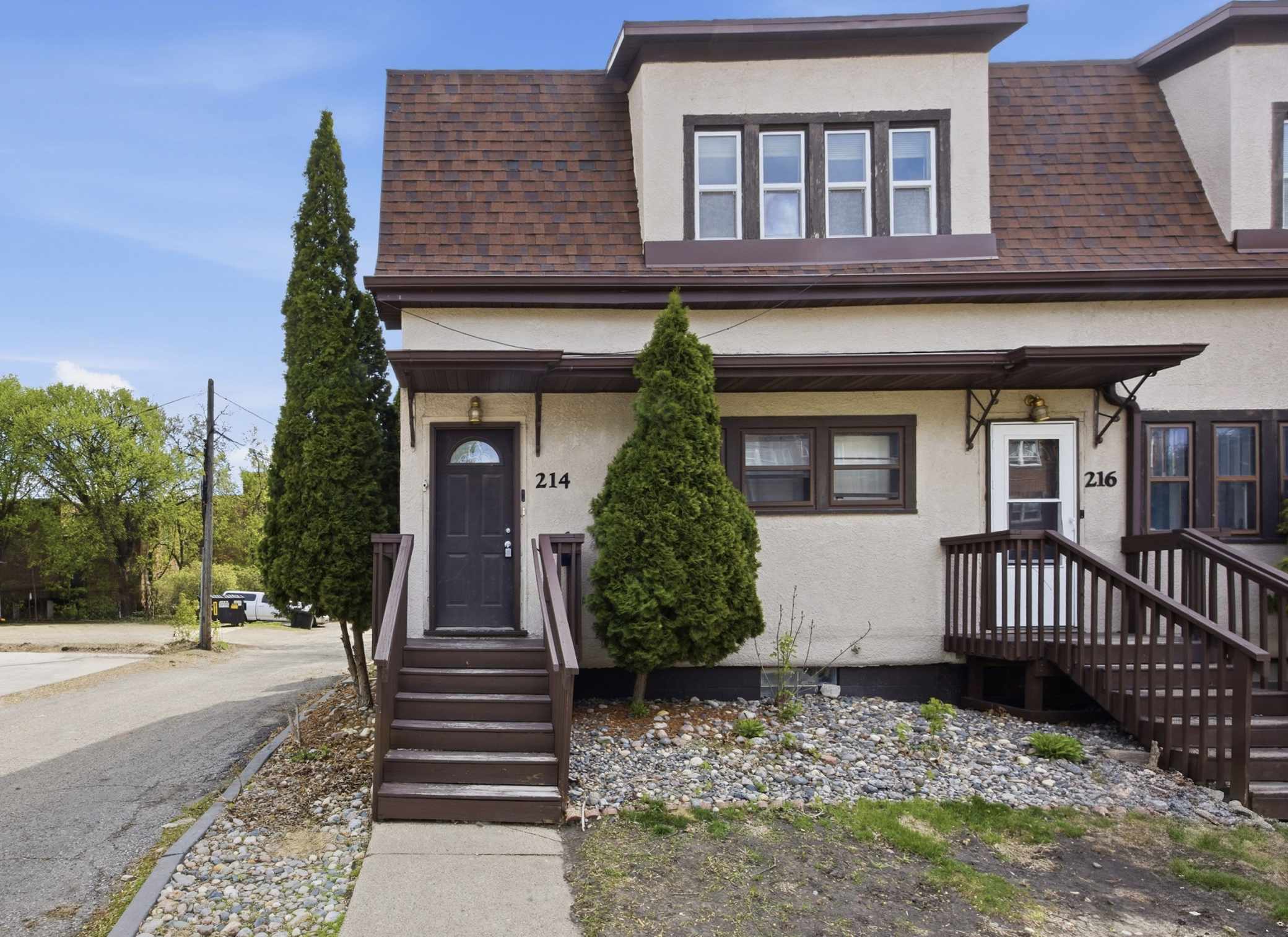 214-216 12th ST S, Fargo, ND 58103