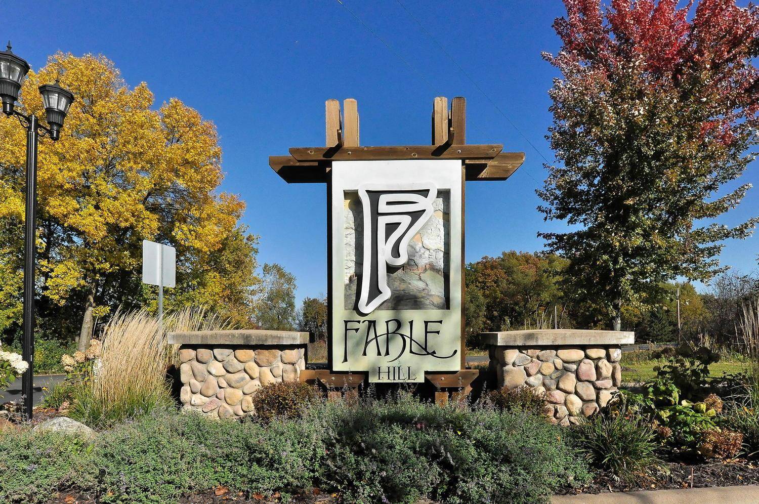 4636 Fable RD N, Hugo, MN 55038