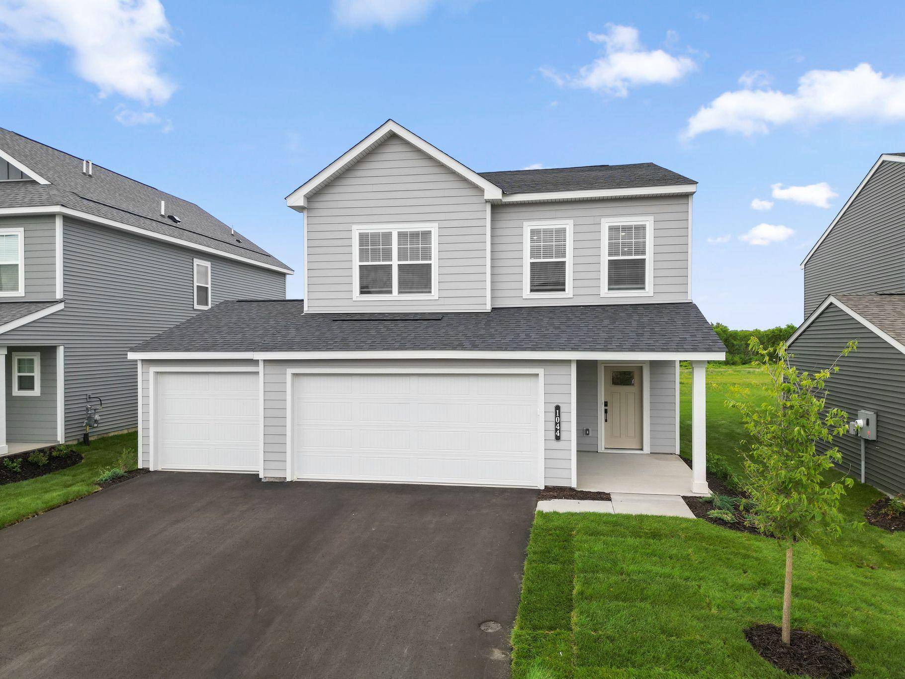 1044 Adamstown DR, Rosemount, MN 55068