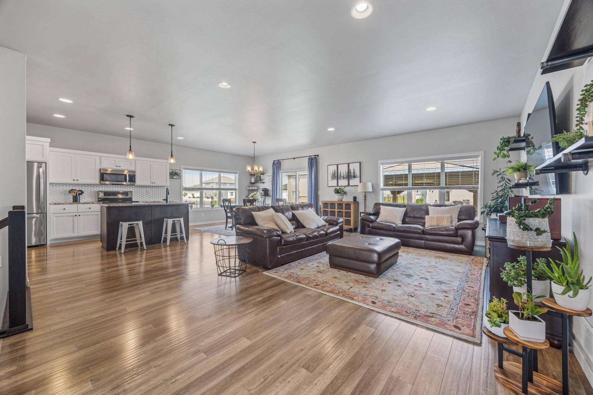 3037 Prairie Farms CIR S, Fargo, ND 58104