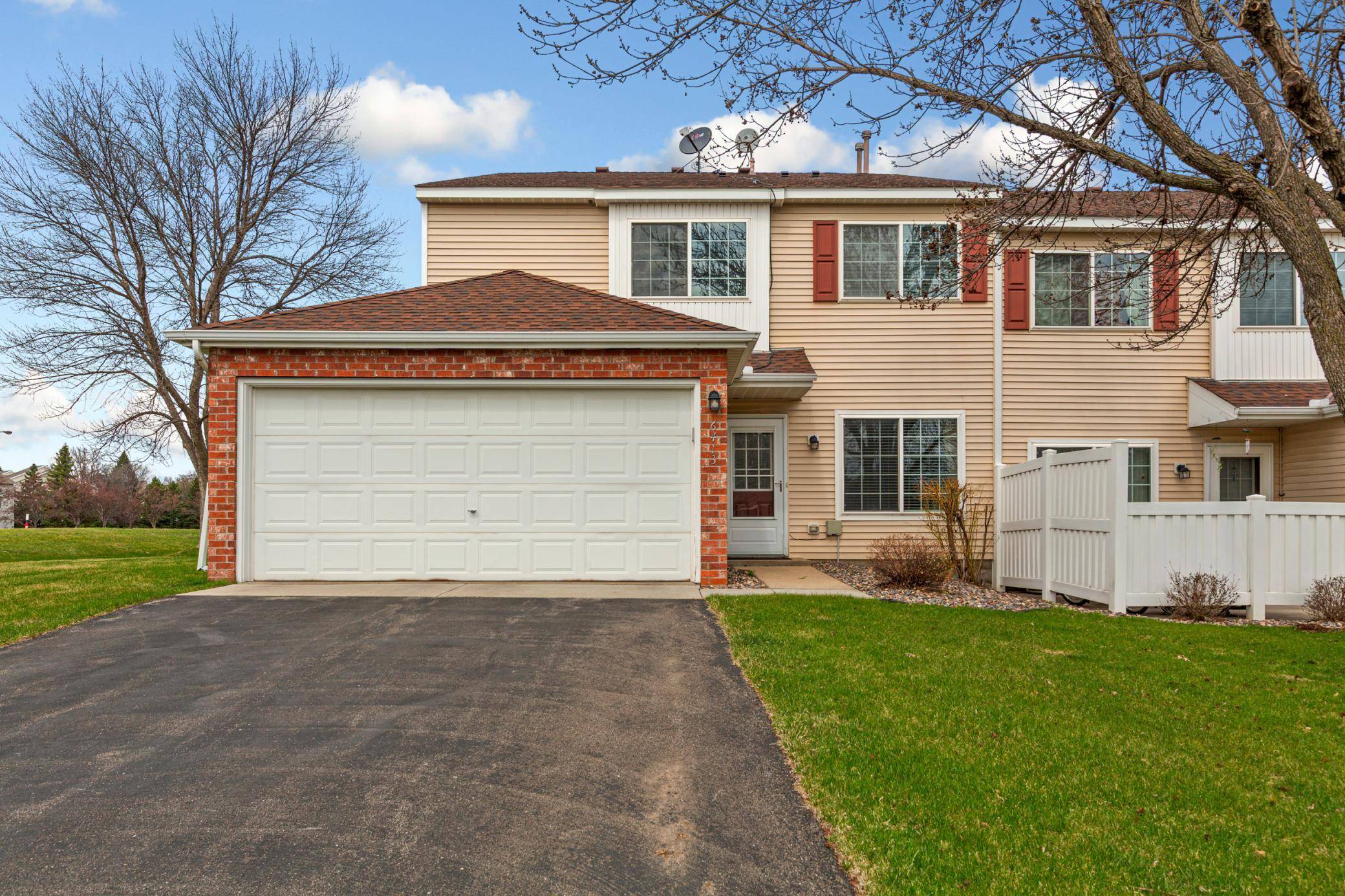 6413 158th ST W, Apple Valley, MN 55124