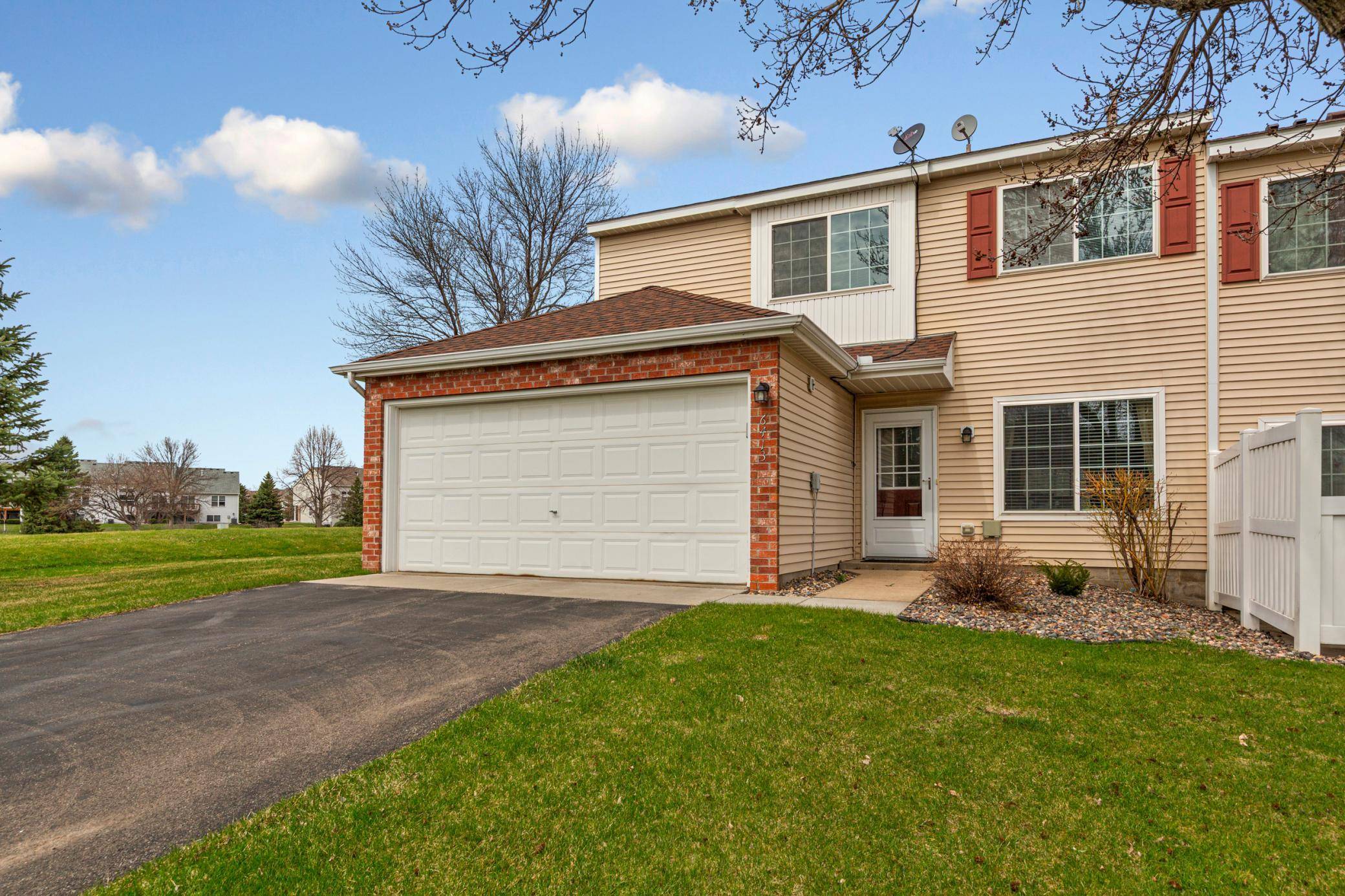 6413 158th ST W, Apple Valley, MN 55124