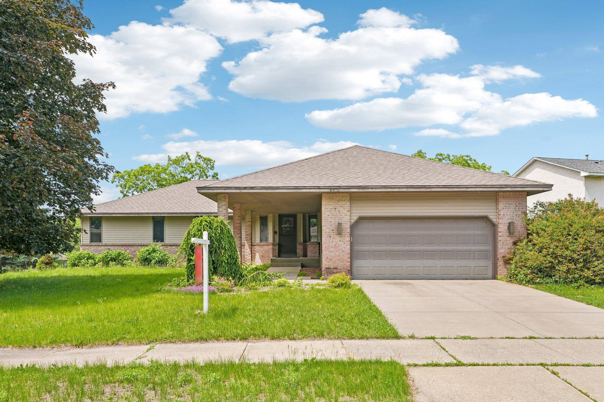 8912 Vincent PL, Bloomington, MN 55431