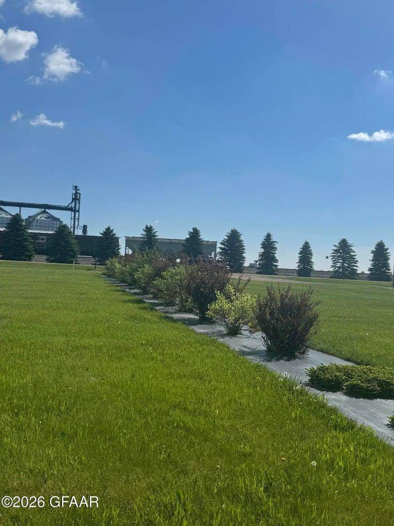402 Main AVE, Colgate, ND 58046