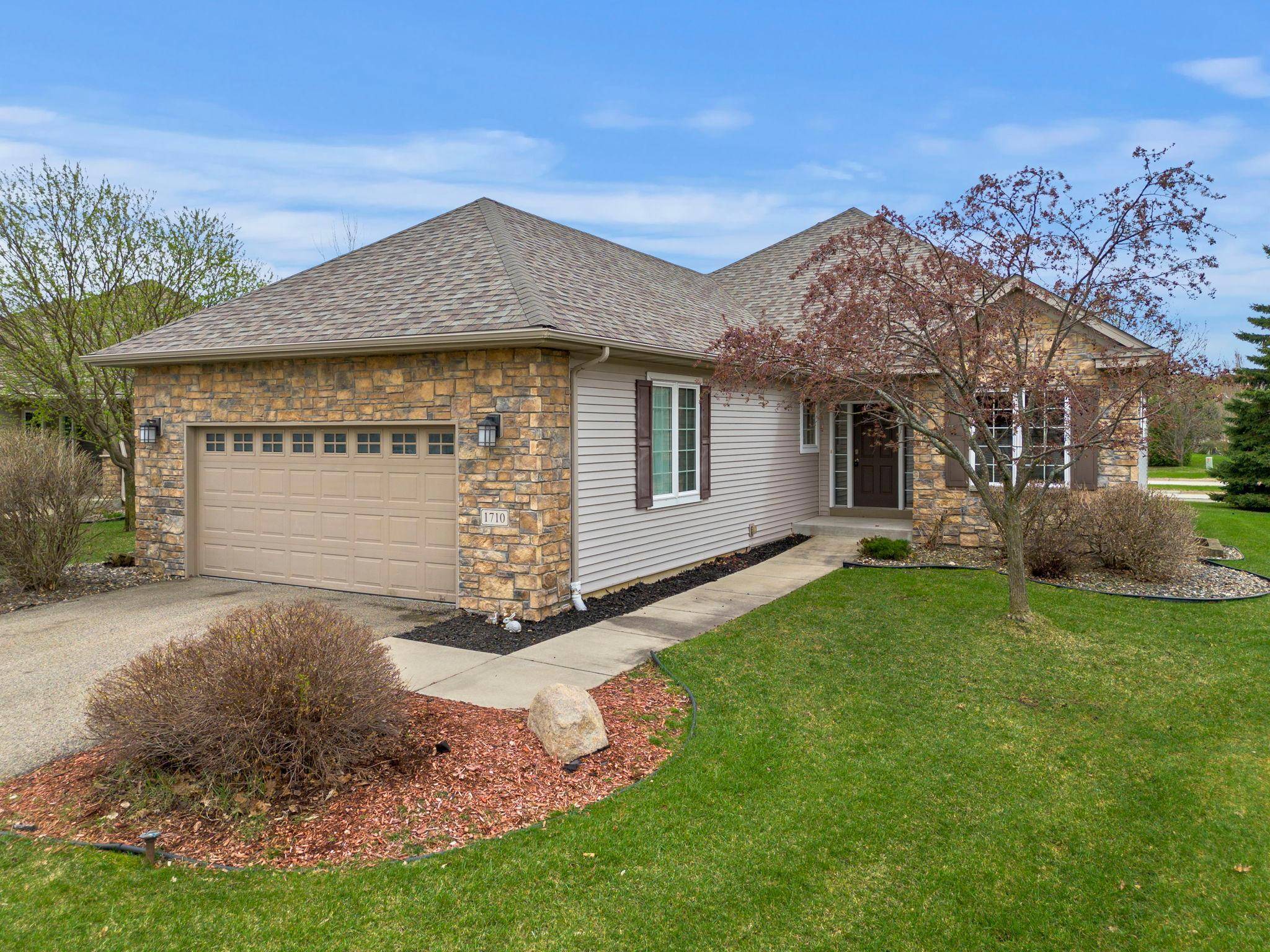 1710 Patriot RD, Northfield, MN 55057