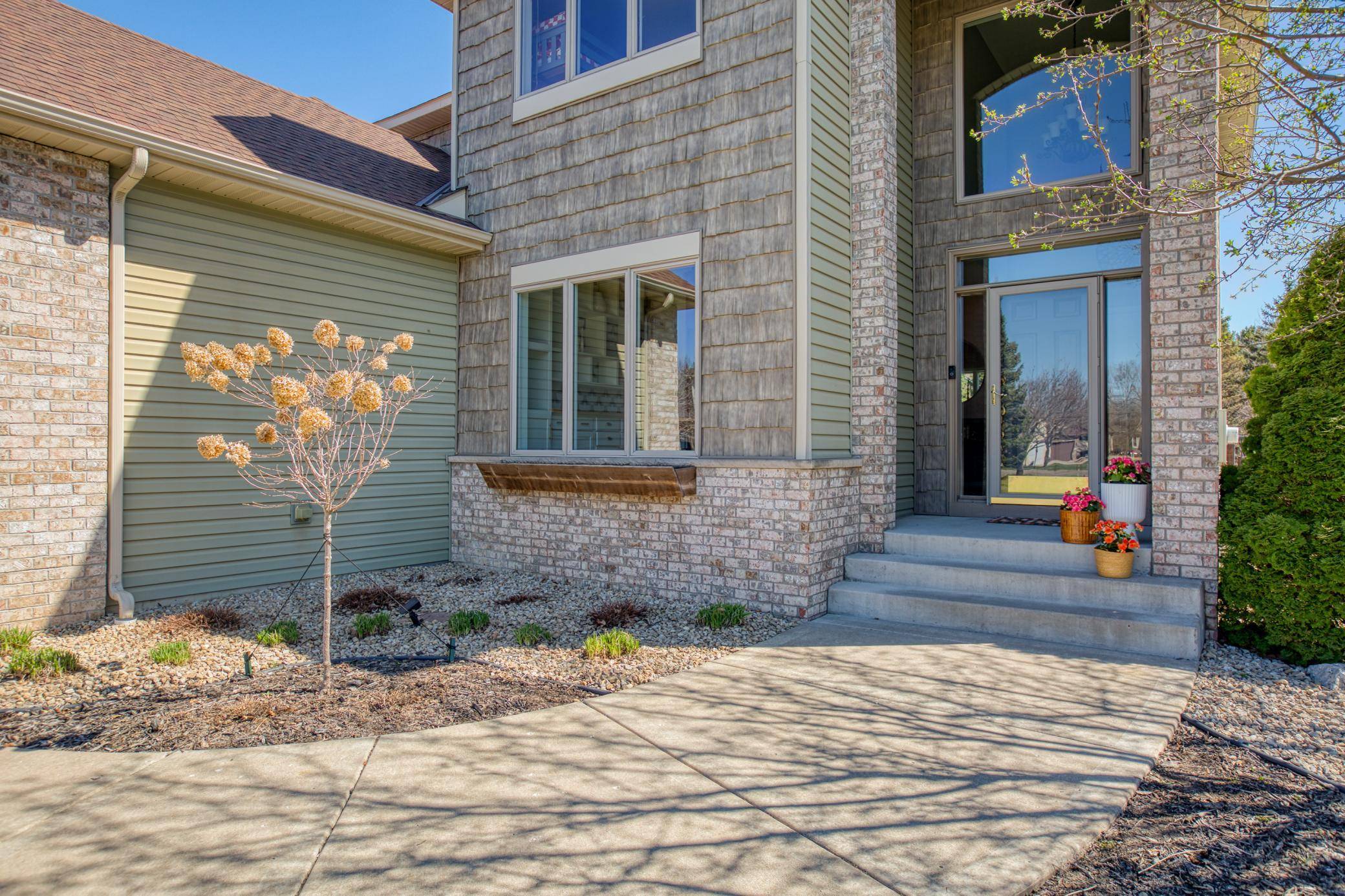 19545 Elgin ST NW, Elk River, MN 55330