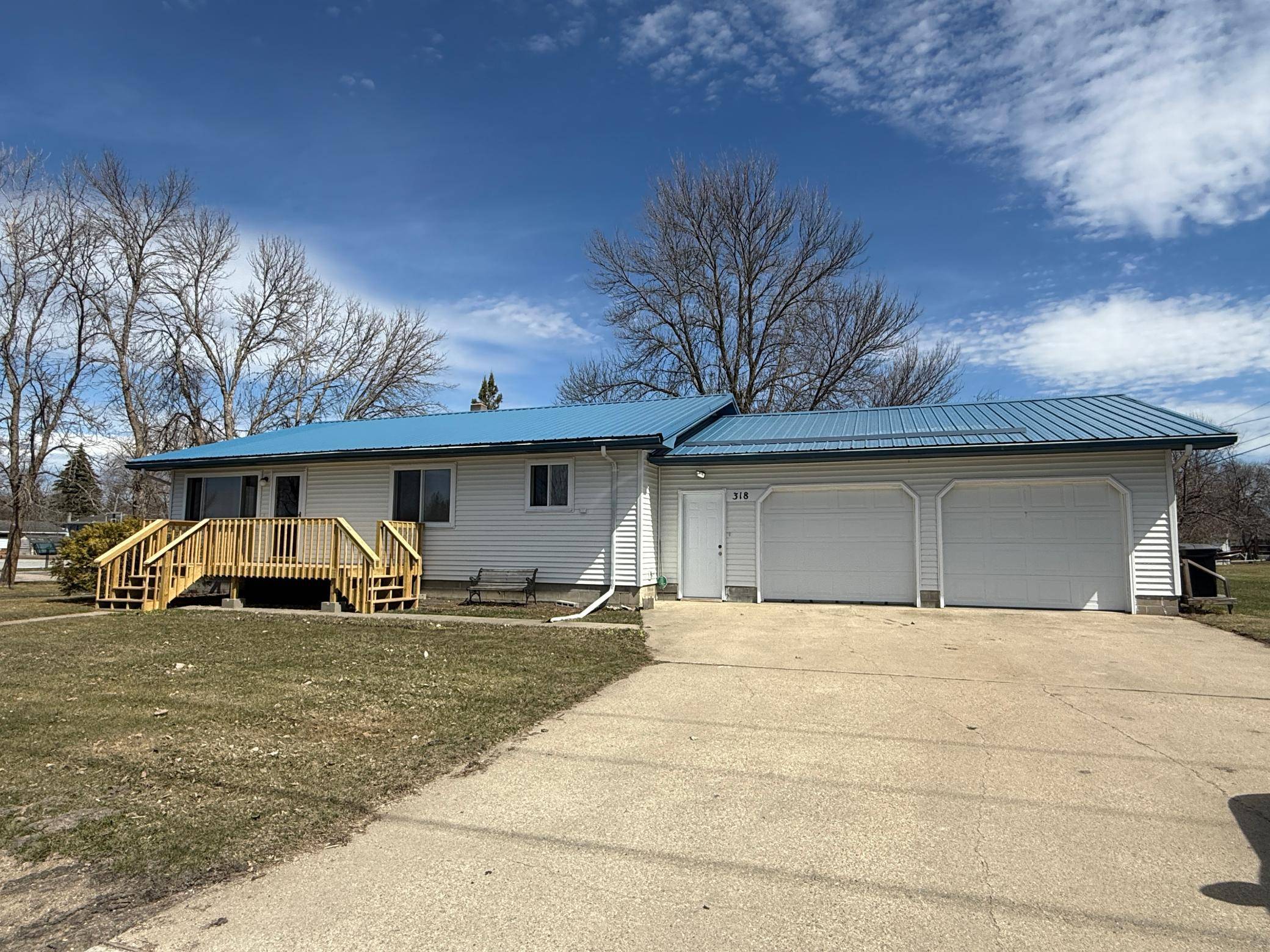 318 5th ST NW, Mahnomen, MN 56557