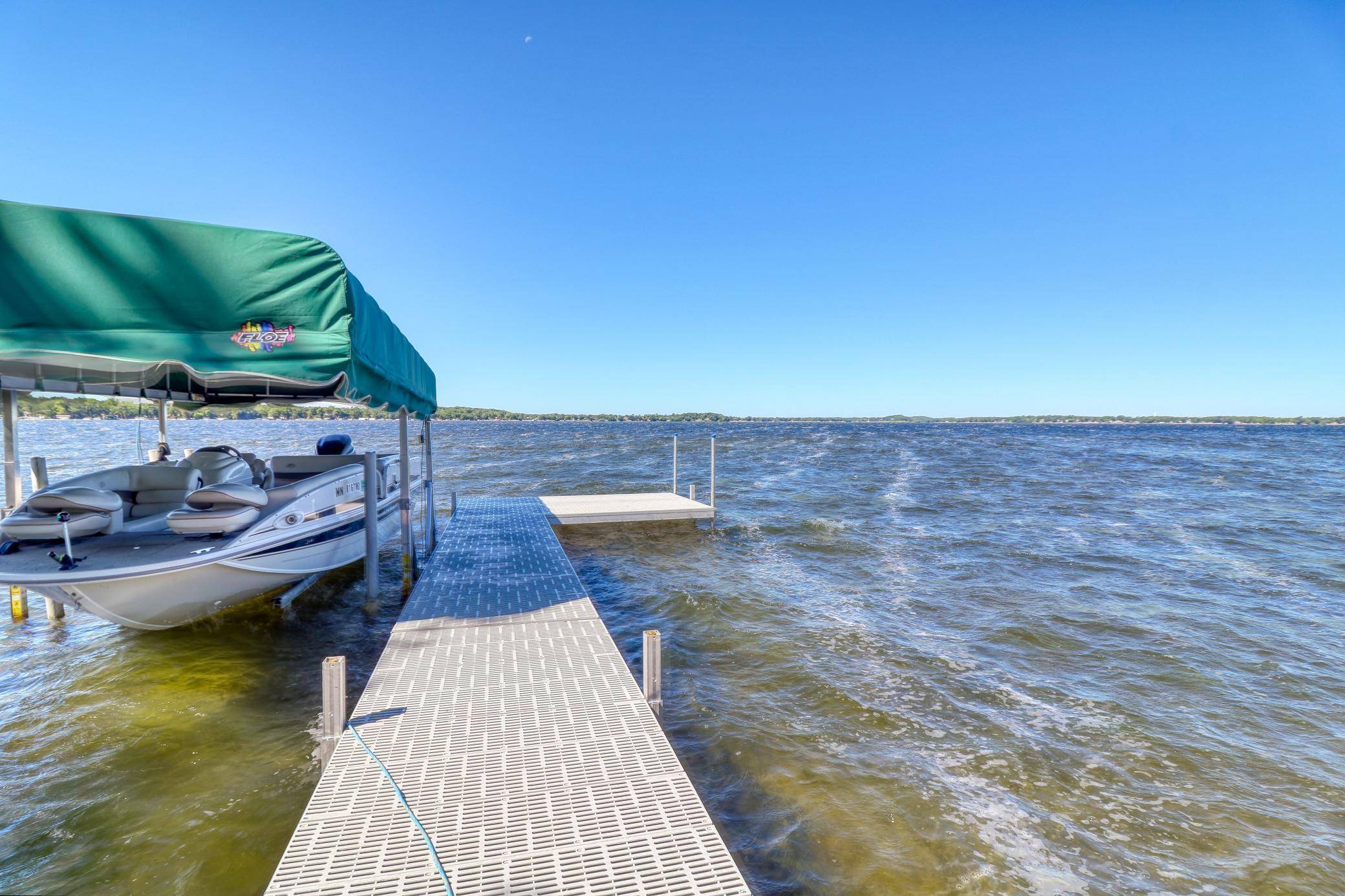 1812 E Shore DR, Detroit Lakes, MN 56501
