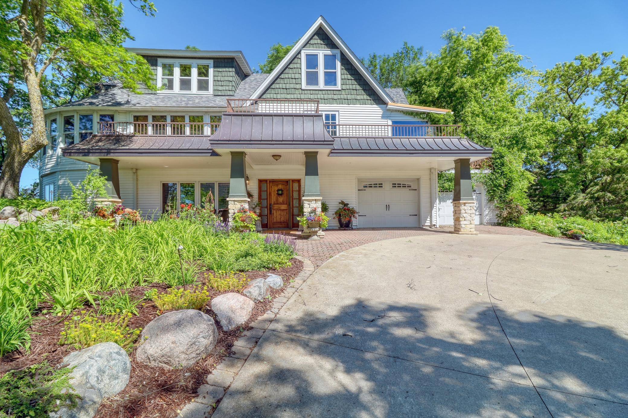 1812 E Shore DR, Detroit Lakes, MN 56501