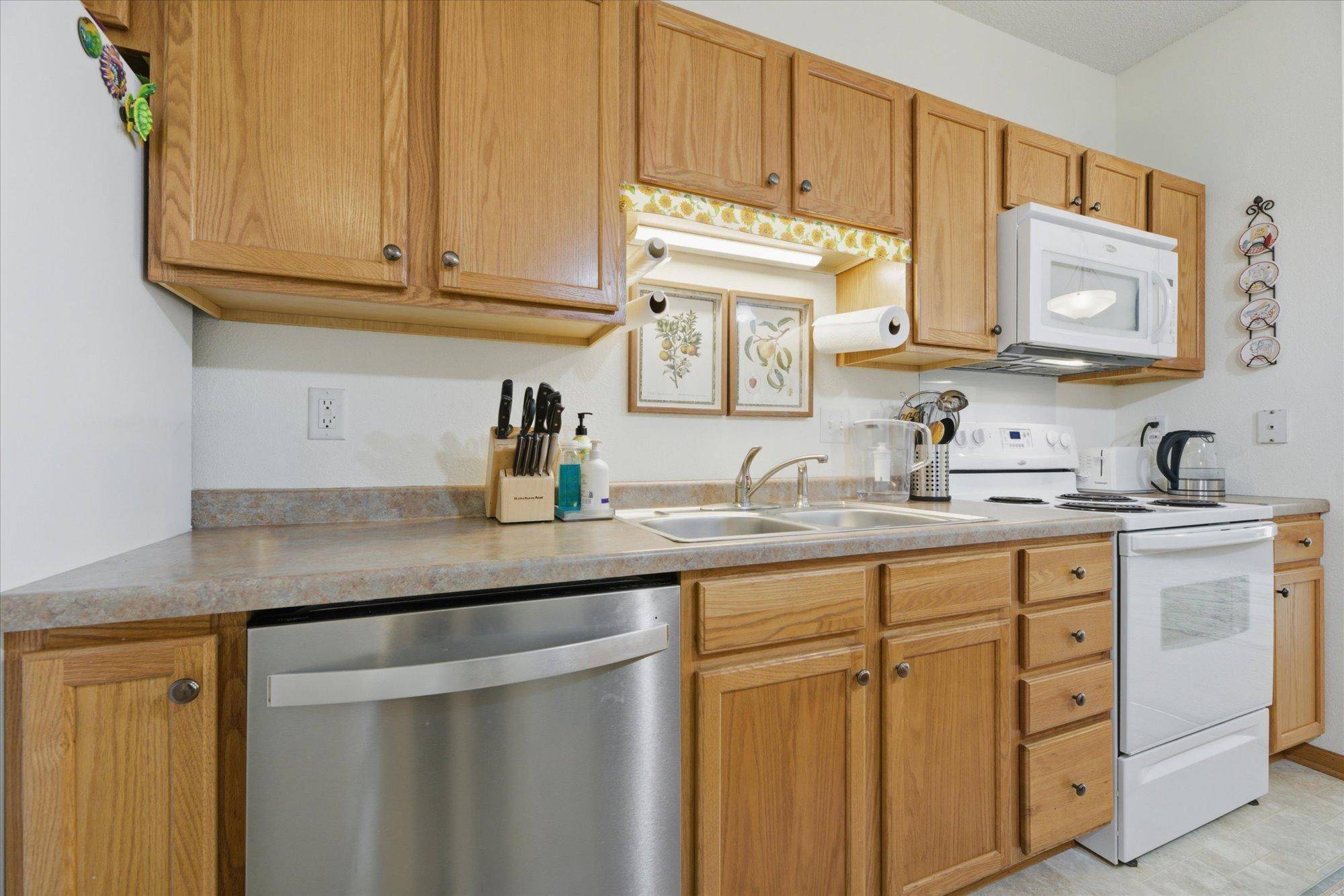1776 Maryland AVE E #106, Saint Paul, MN 55106