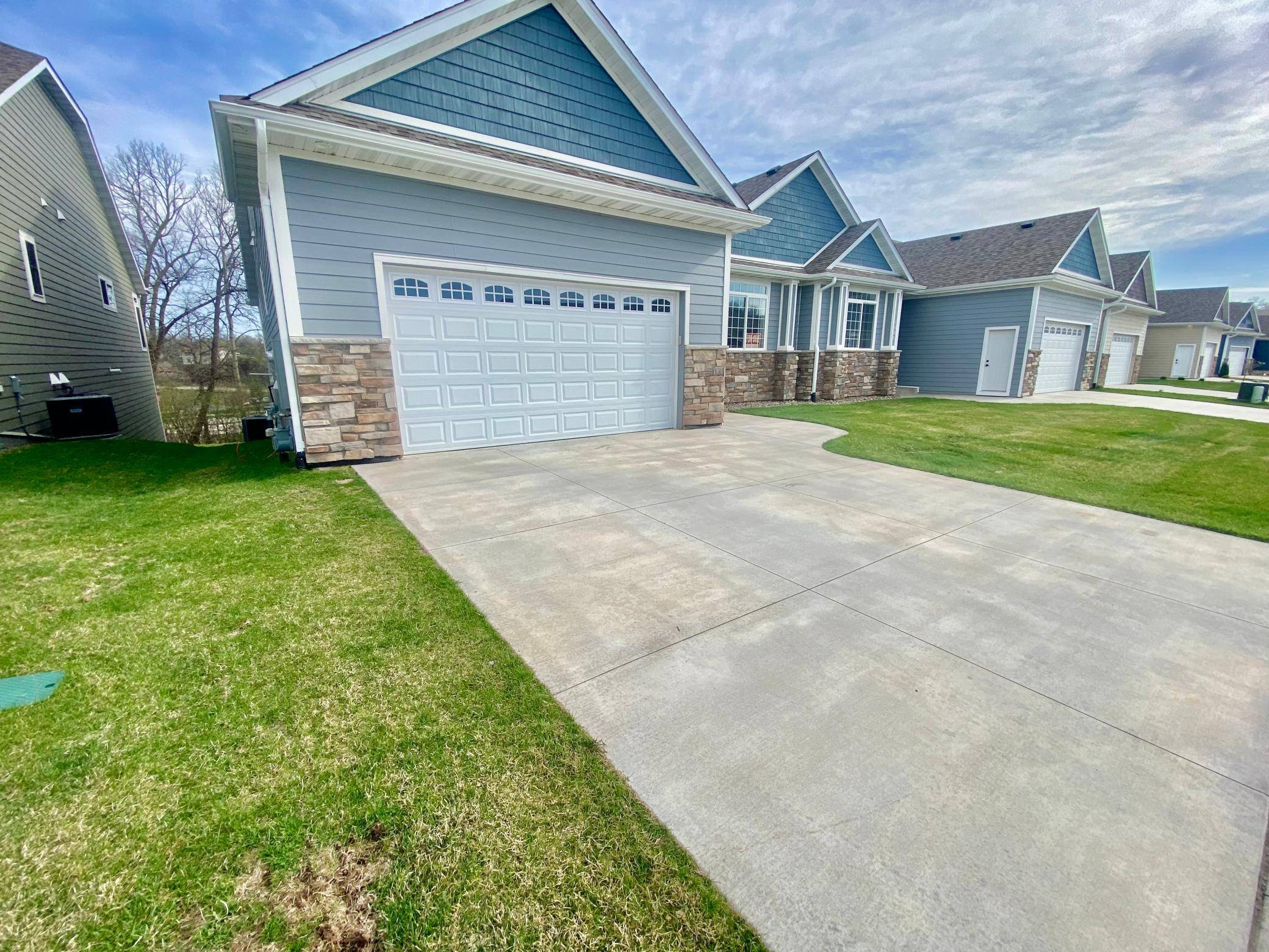 1513 Alexander RD NE, Rochester, MN 55906