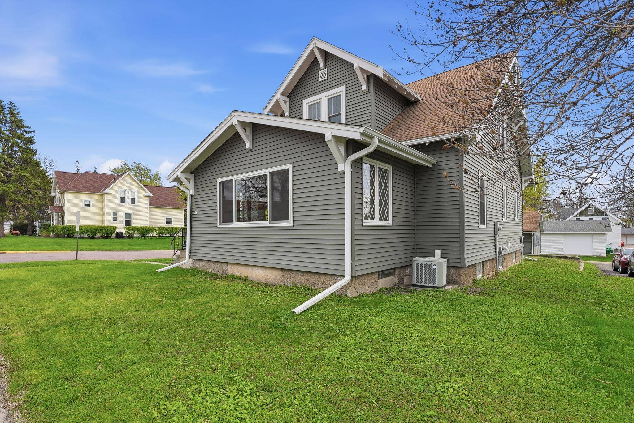 301 W 4th ST, Winthrop, MN 55396