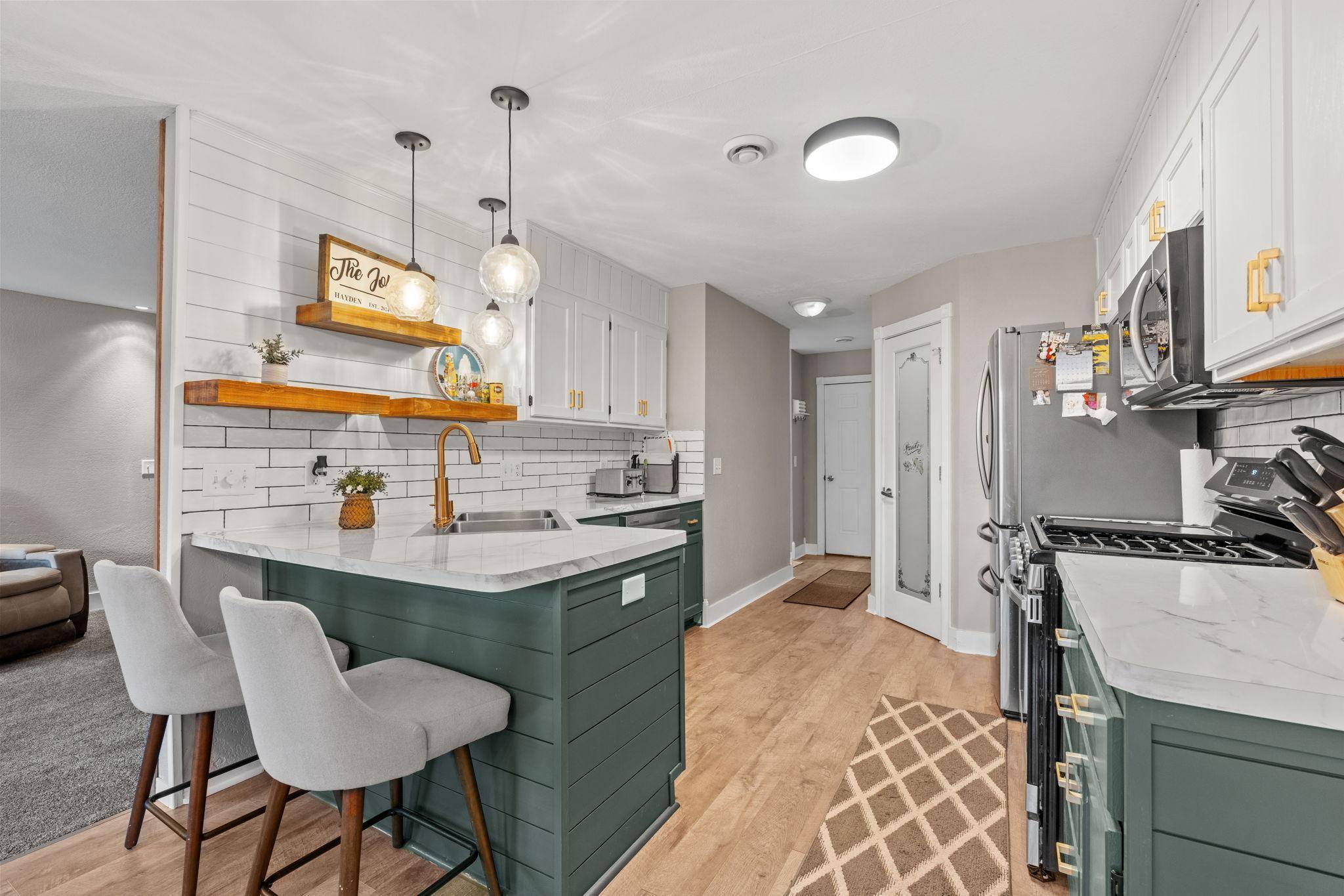 936 Golden WAY NW, Isanti, MN 55040
