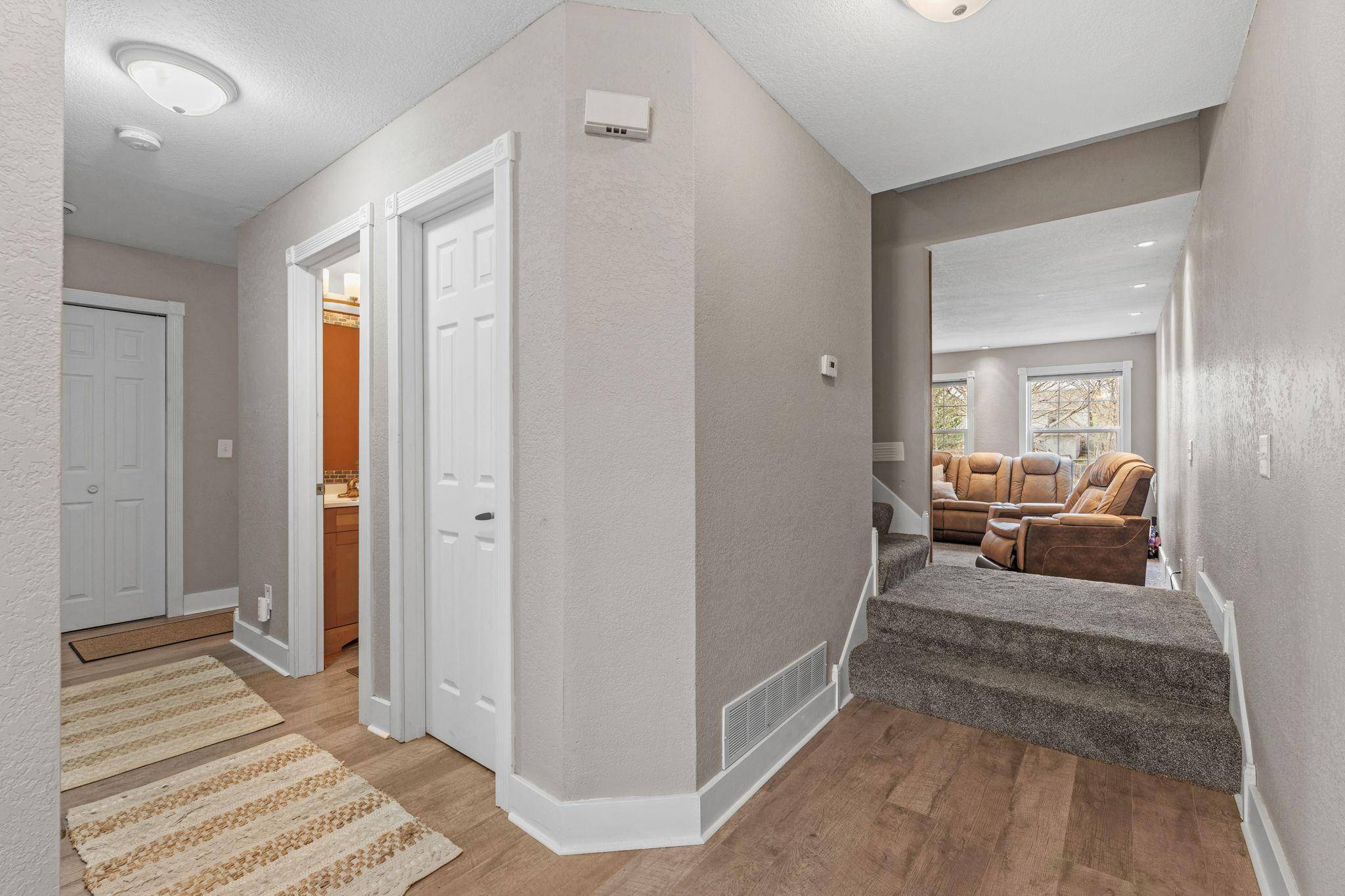 936 Golden WAY NW, Isanti, MN 55040