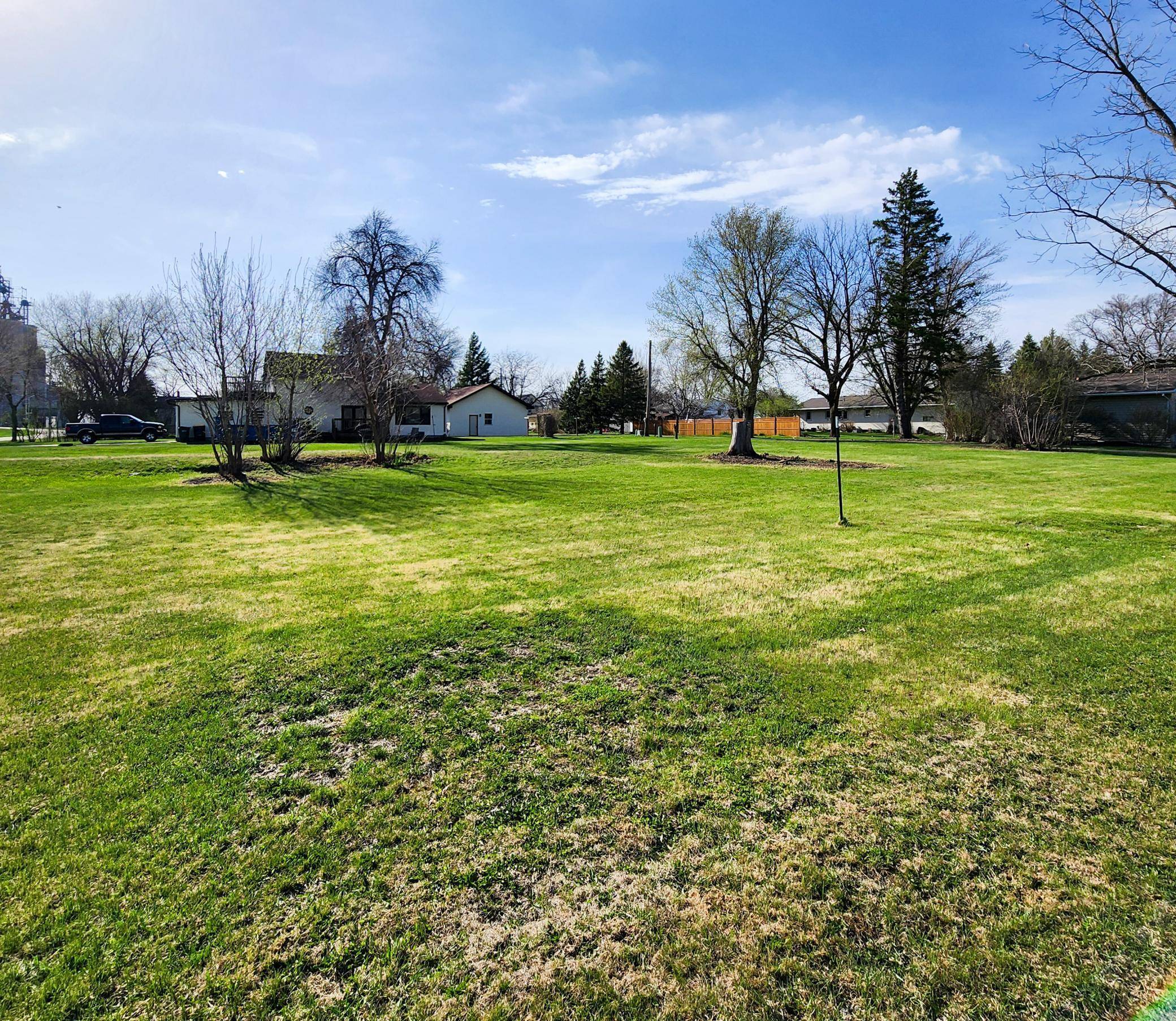 602 E Willow AVE, Olivia, MN 56277