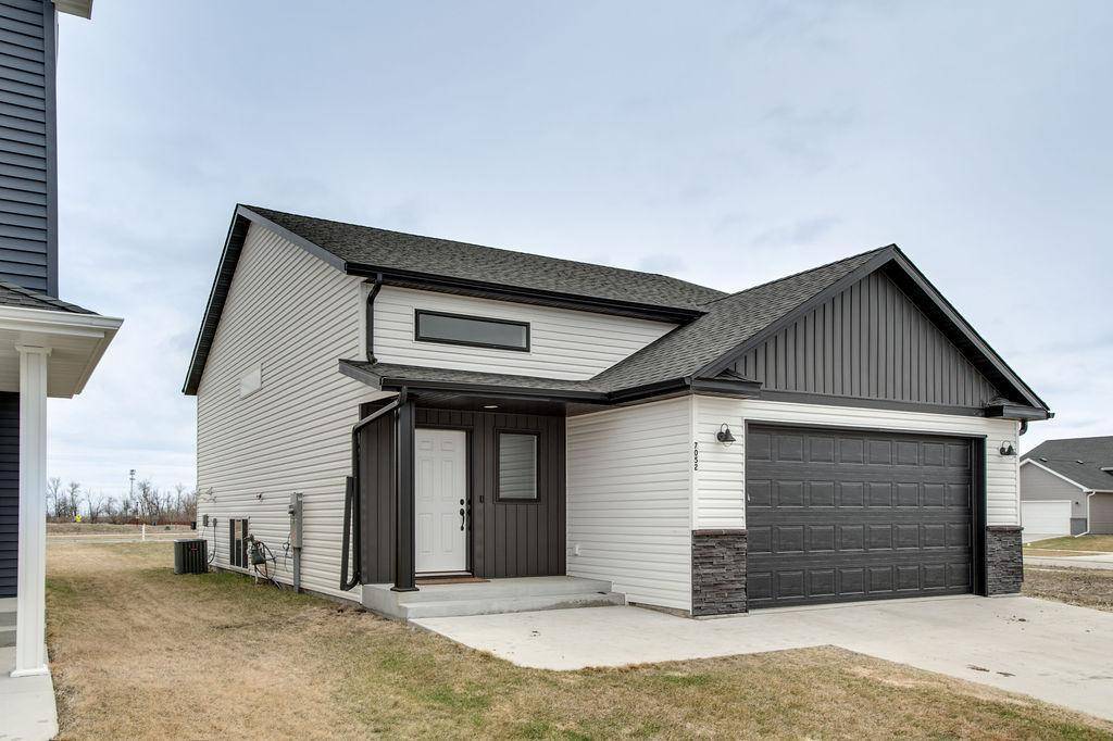 7052 Benji LN, Horace, ND 58047