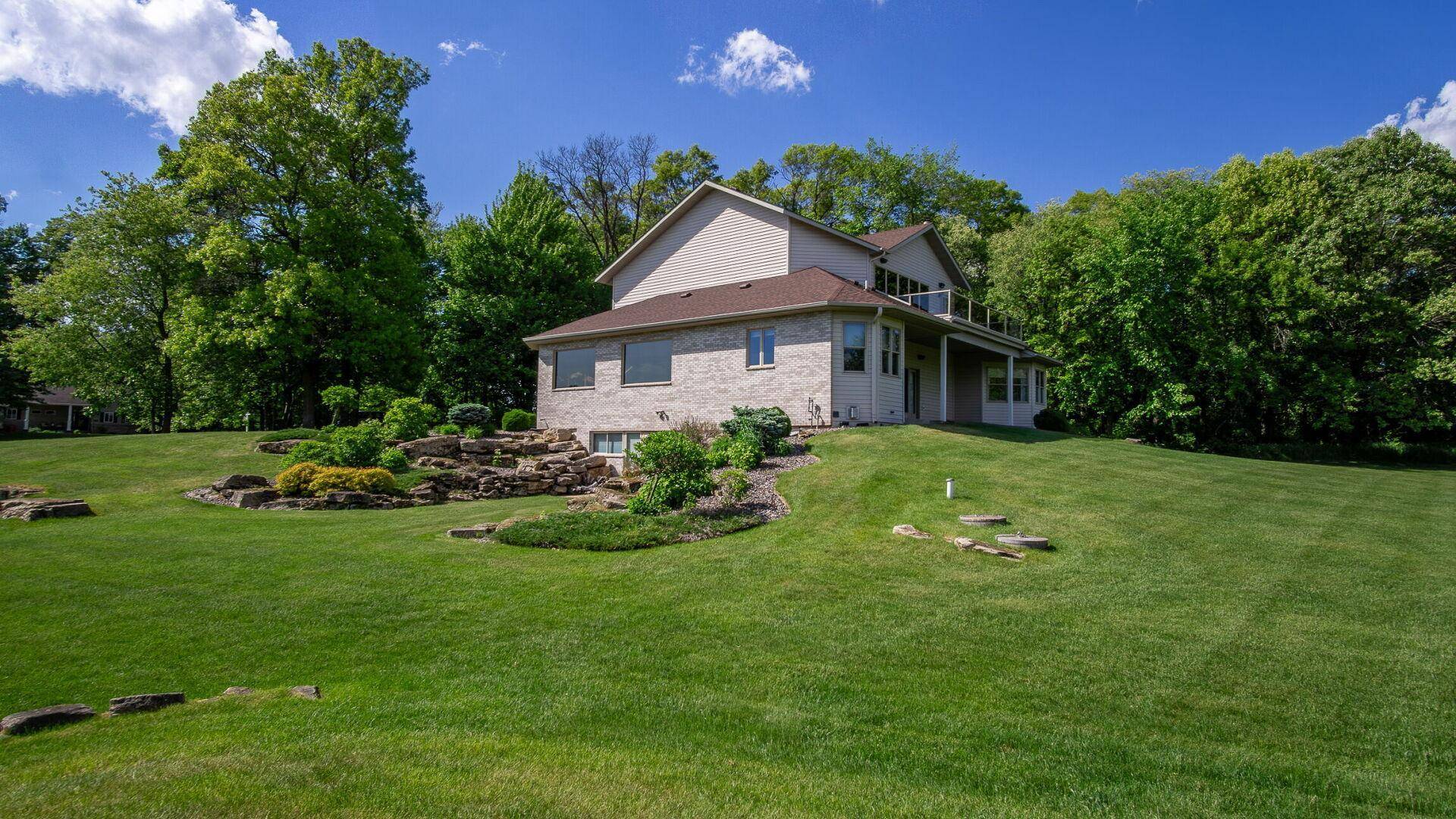 E5110 Interlachen BLVD, Eleva, WI 54738