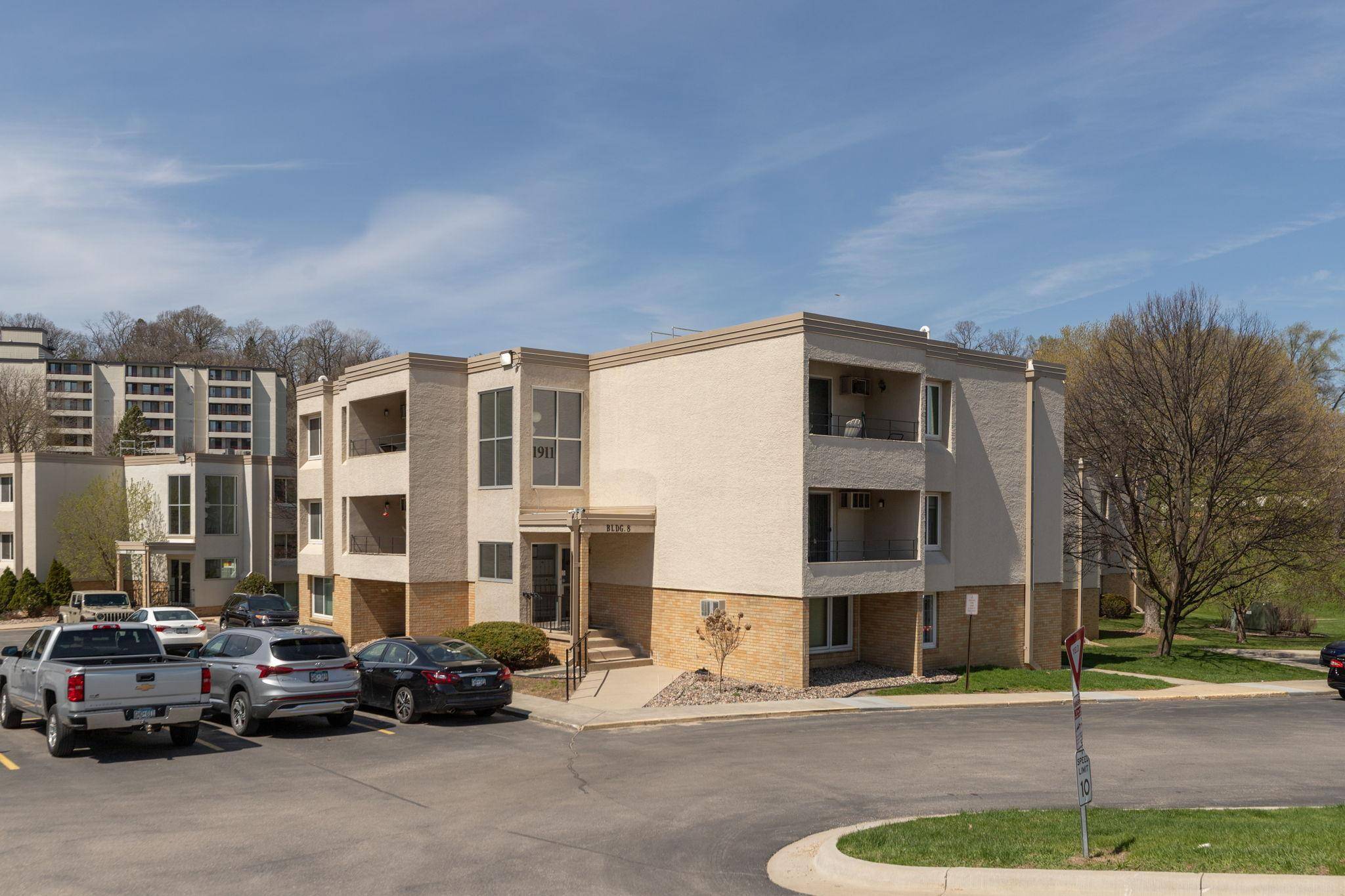 1911 Viking DR NW #25, Rochester, MN 55901