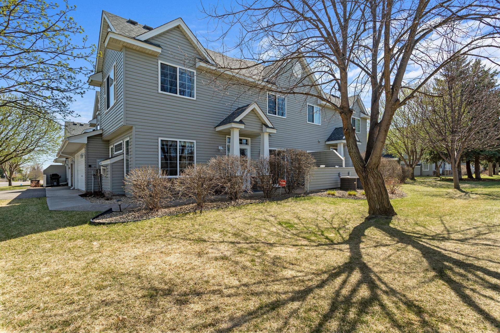 11011 Douglas LN N, Champlin, MN 55316