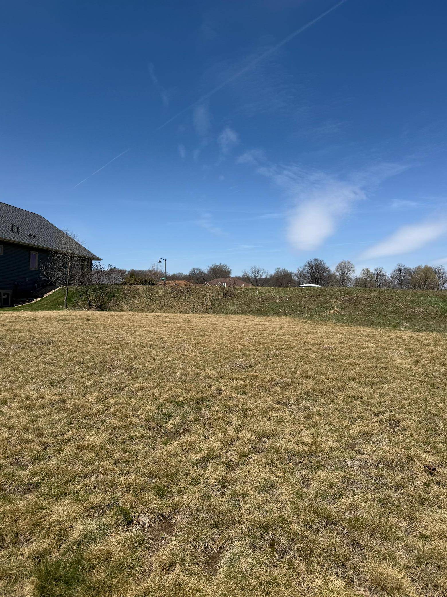 565 Cedar DR, Lake City, MN 55041