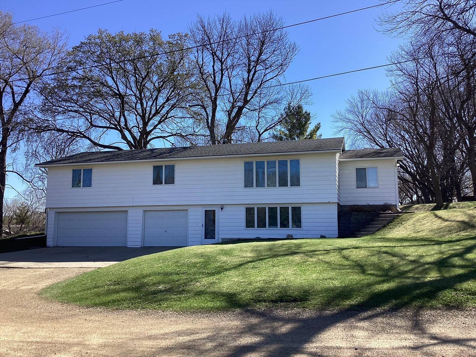 2418 Main ST W, Albert Lea, MN 56007