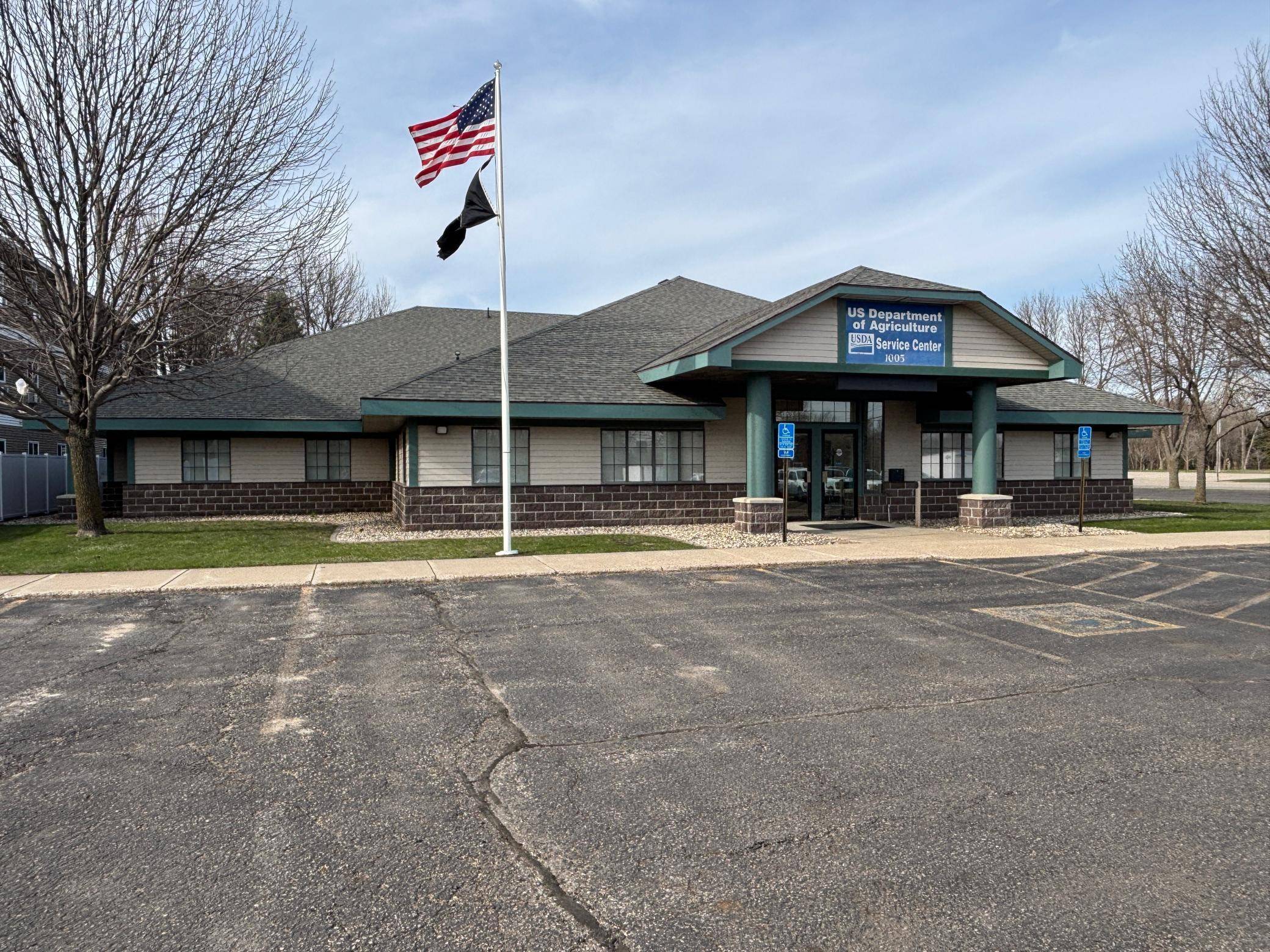 1005 High AVE NE, Willmar, MN 56201