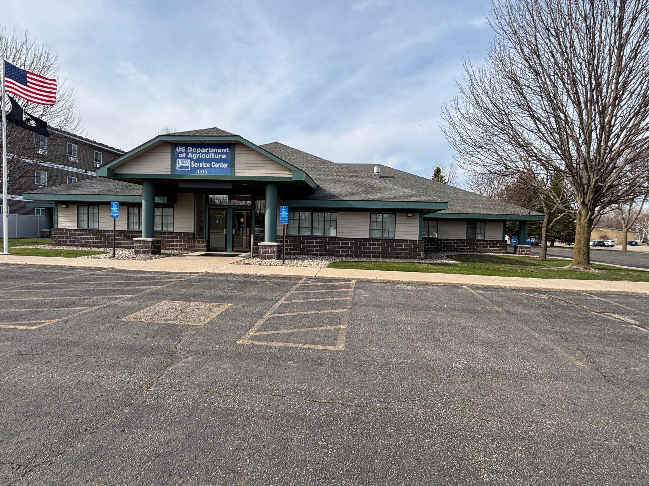 1005 High AVE NE, Willmar, MN 56201