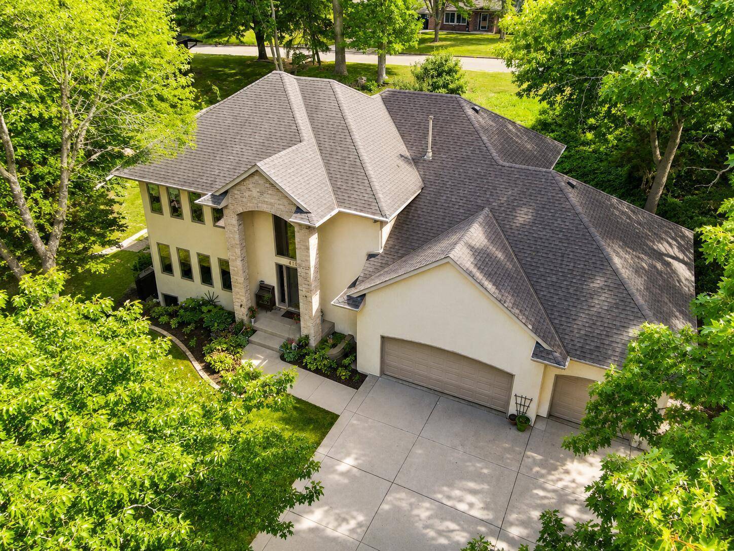 419 Brandywine DR, Burnsville, MN 55337