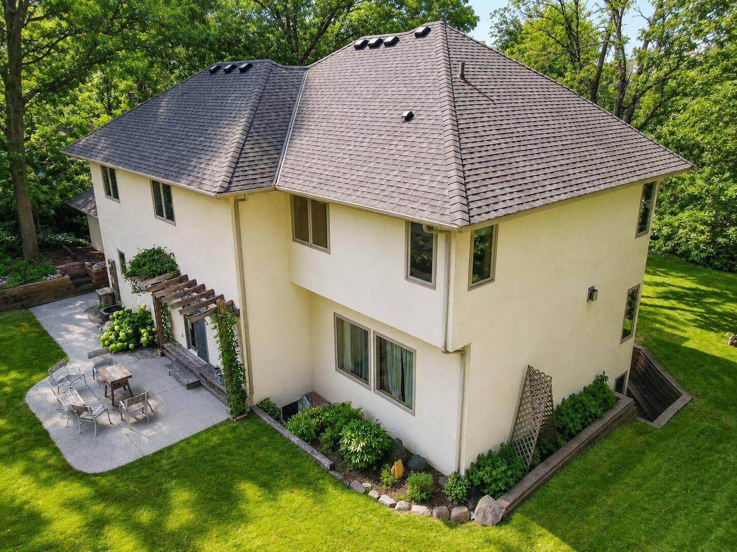 419 Brandywine DR, Burnsville, MN 55337