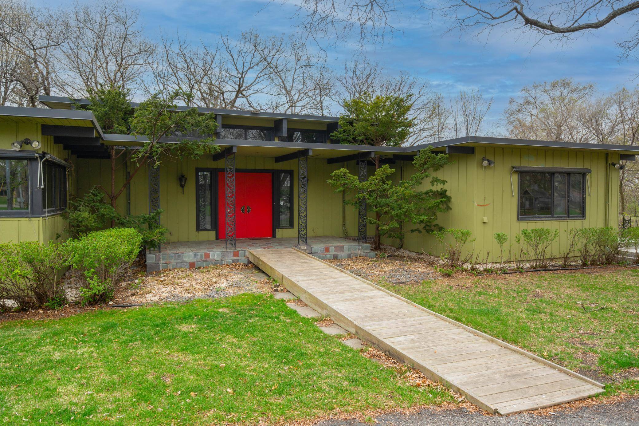 1700 Hillcrest RD, Saint Cloud, MN 56303