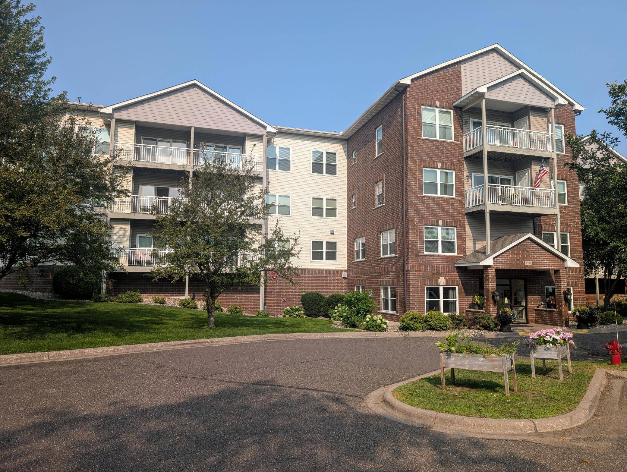 2231 Penn PL #316, North Saint Paul, MN 55109