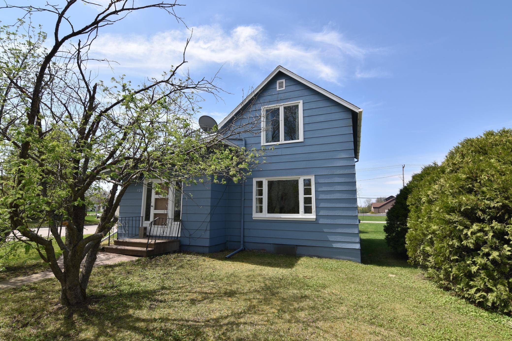 321 1st AVE SW, Baudette, MN 56623