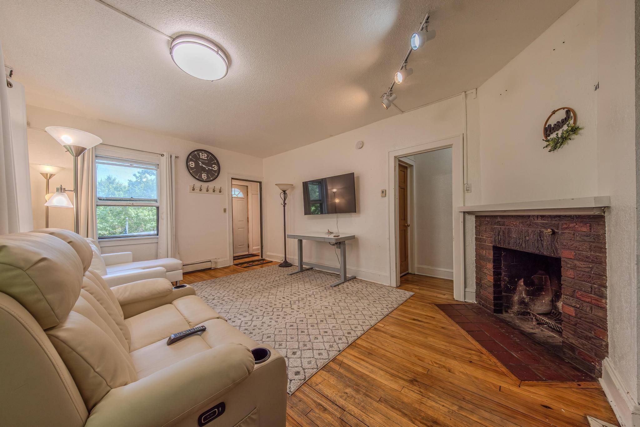 2394 Valentine AVE, Saint Paul, MN 55108