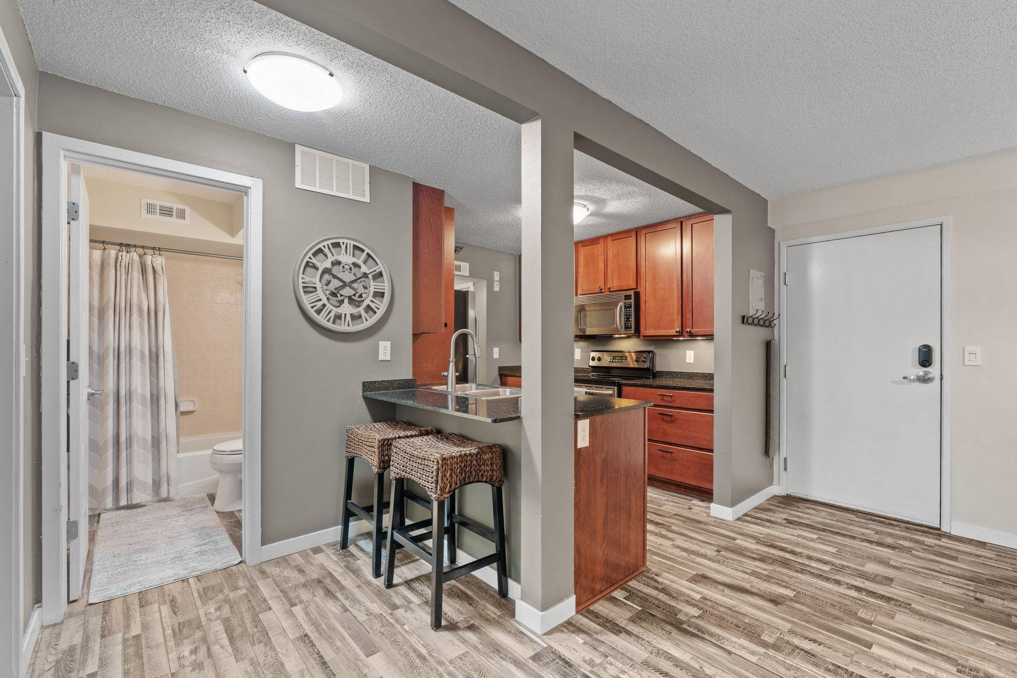 52 Groveland TER #108, Minneapolis, MN 55403
