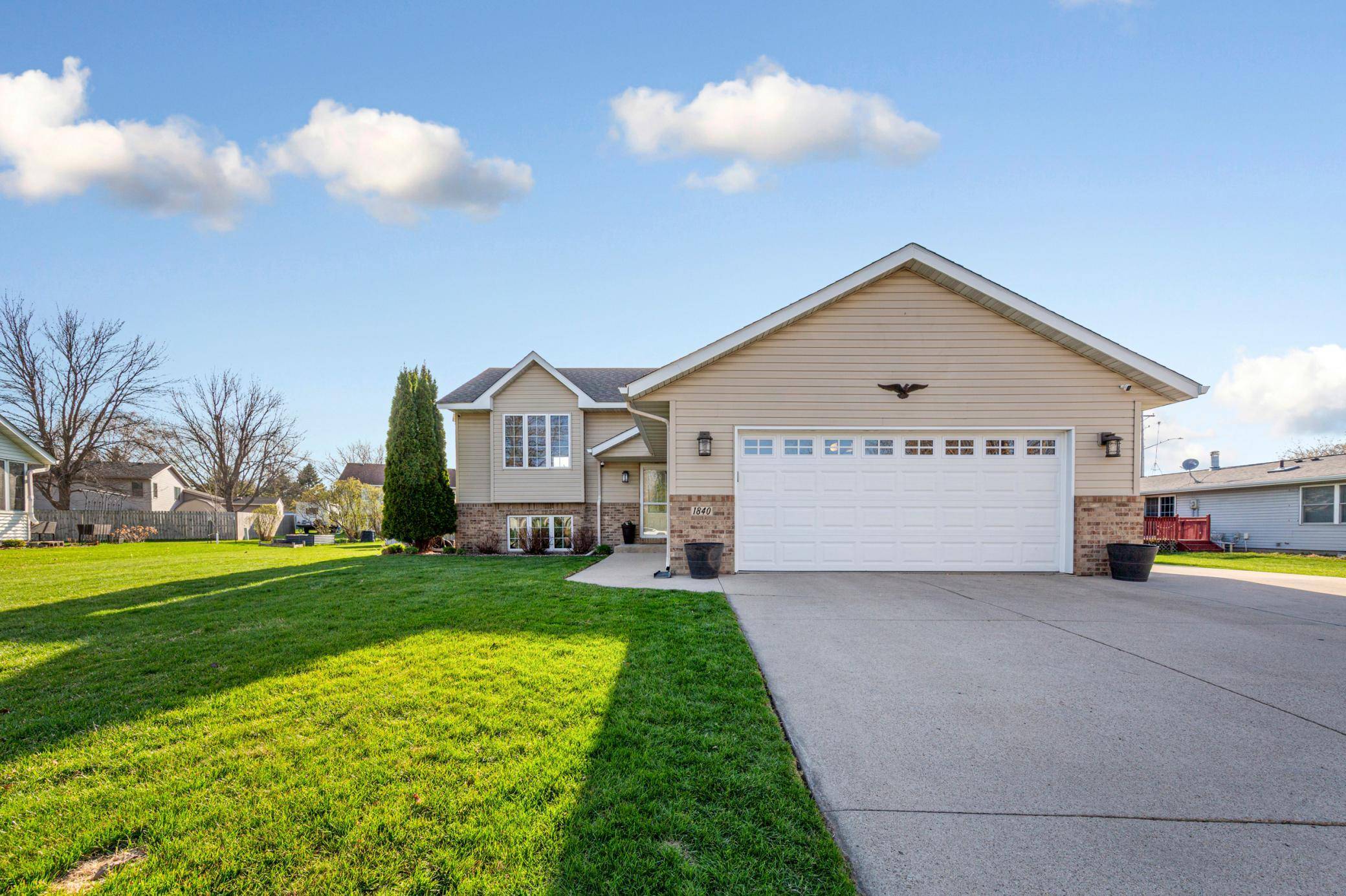1840 Field Stone AVE SE, Owatonna, MN 55060